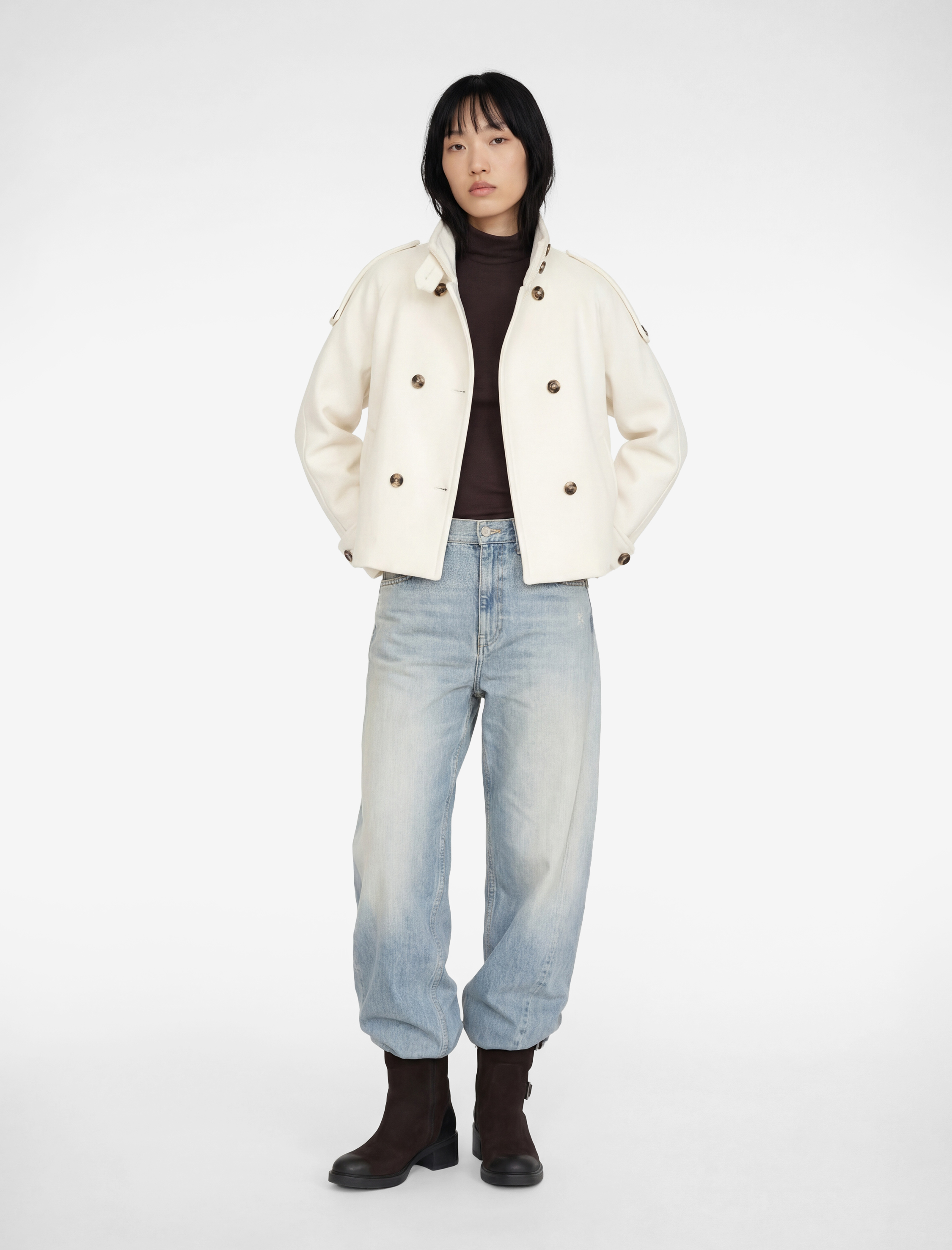   Dik Yaka Uzun Kollu Düğmeli Cep Detaylı Kaşe Ceket