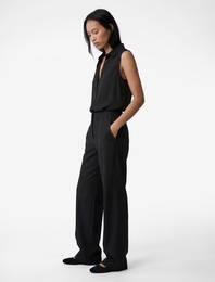 Düğmeli Klasik Yaka Kolsuz Gömlek