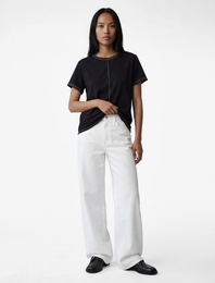 Pamuklu Kısa Kollu Bisiklet Yaka Dikiş Detaylı Tişört