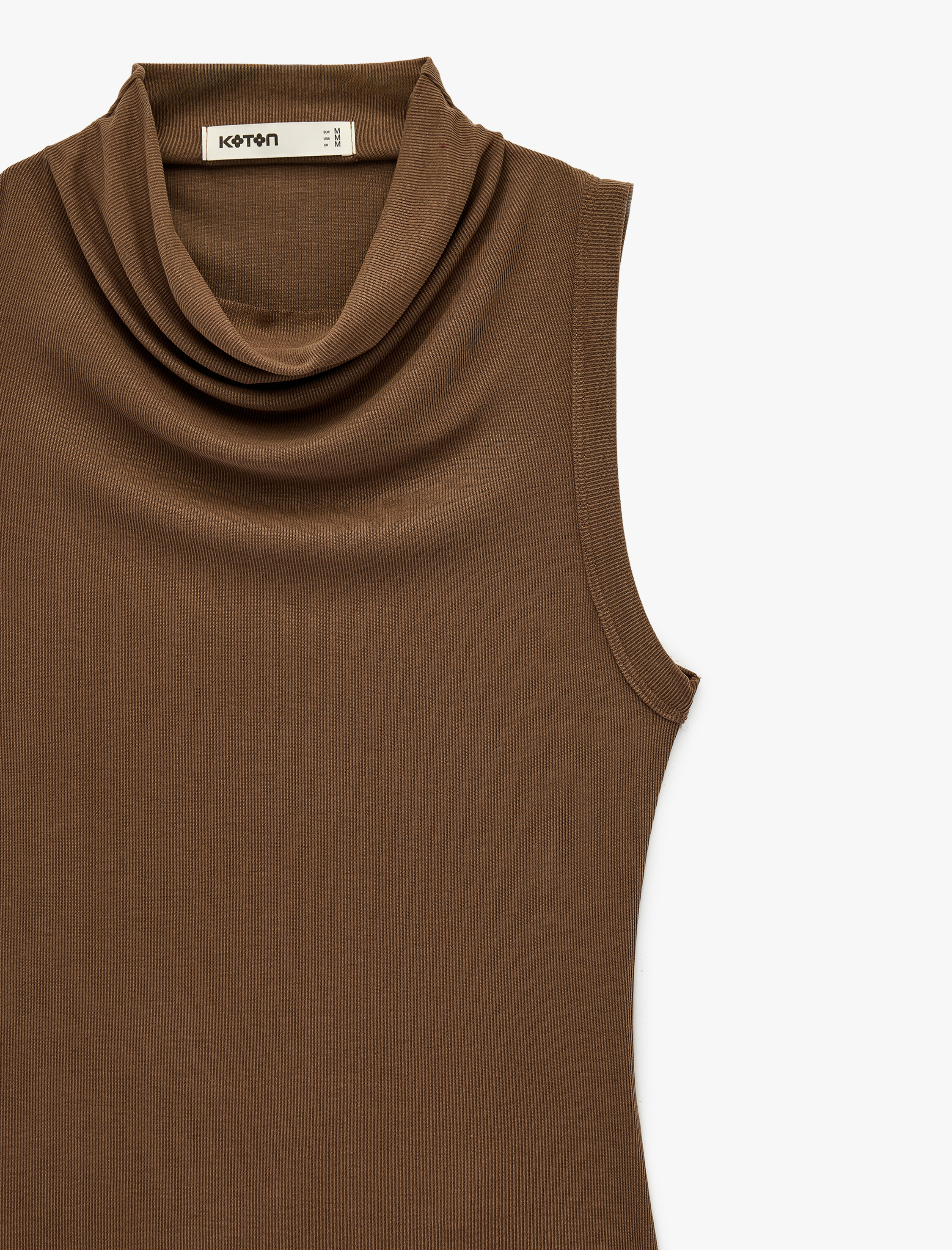   Modal Kumaş  Slim Fit Dik Hafif Degaje Yaka Kolsuz Bluz