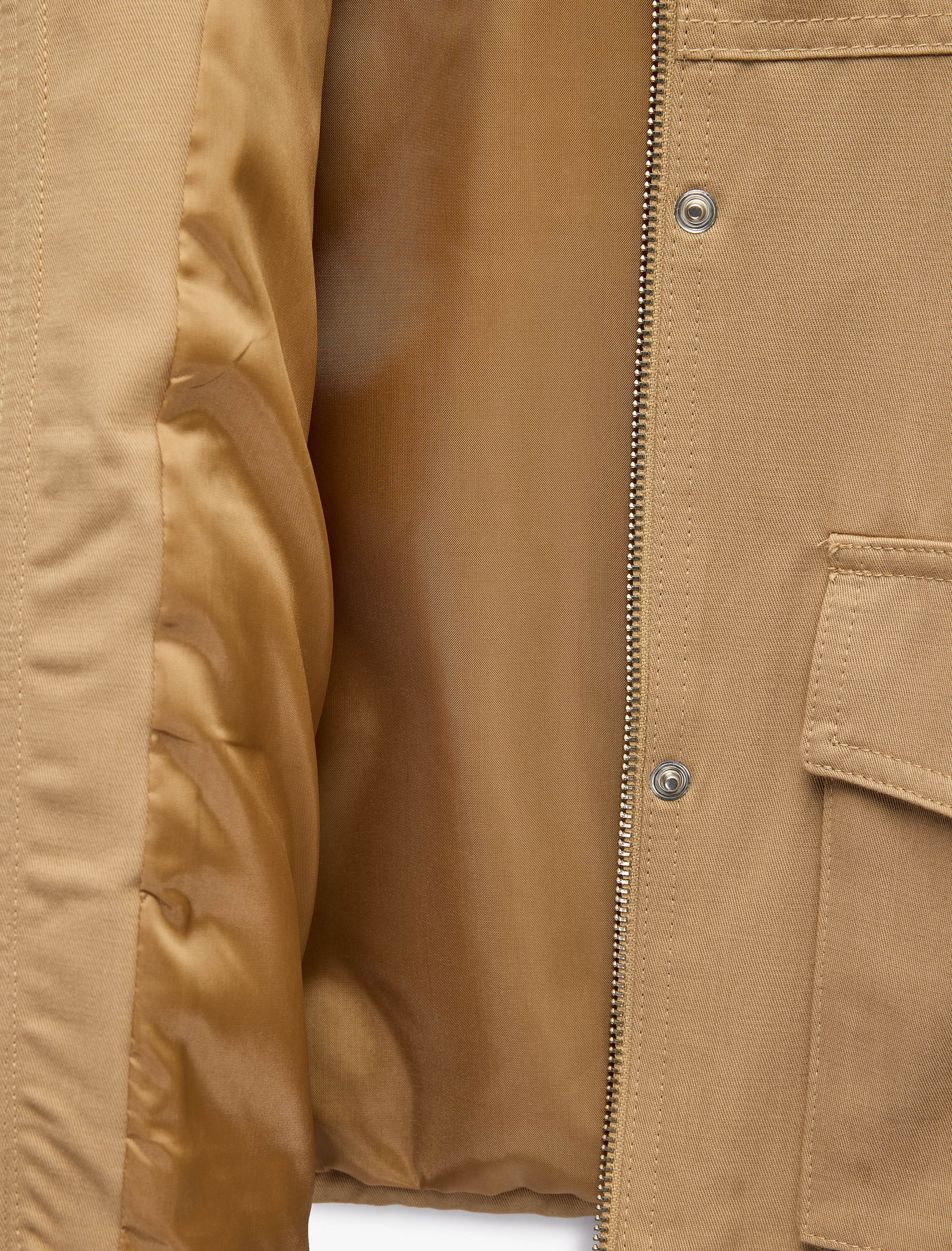   Yaka Detaylı Cepli Fermuarlı Çıtçıt Düğmeli Uzun Kollu Gabardin Ceket