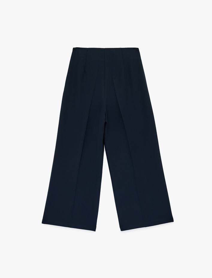  Culotte Fit Kısa Geniş Paça Kumaş Pantolon