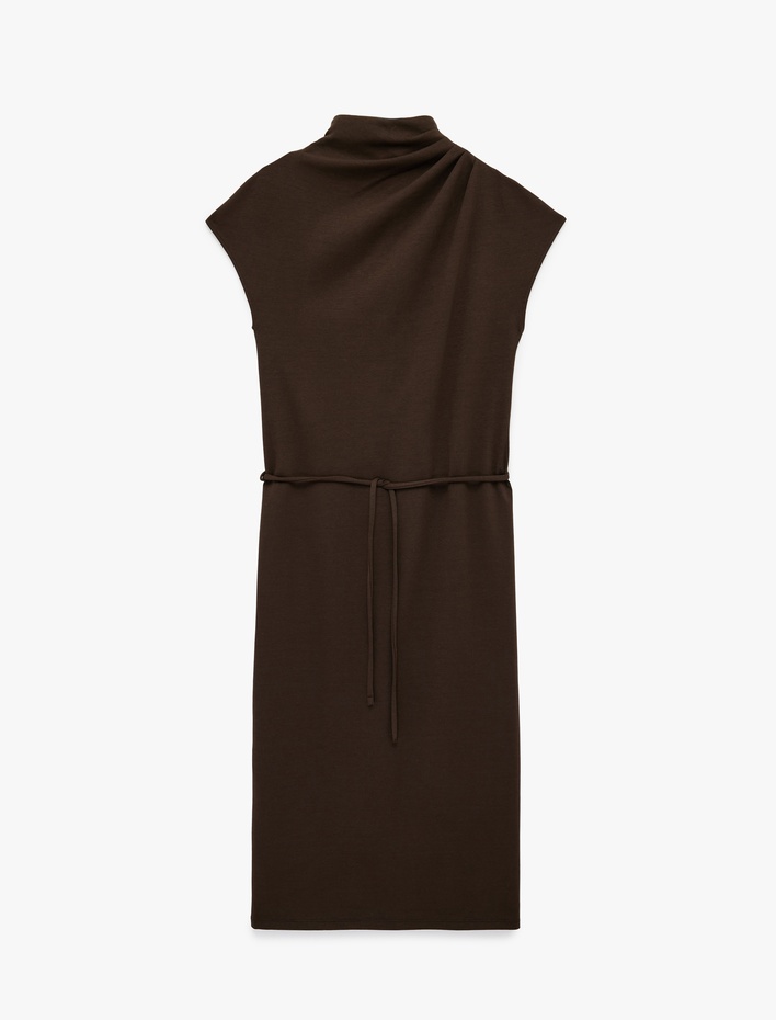  Slim Fit Dik Yaka Bağlama Detaylı Kolsuz Elbise