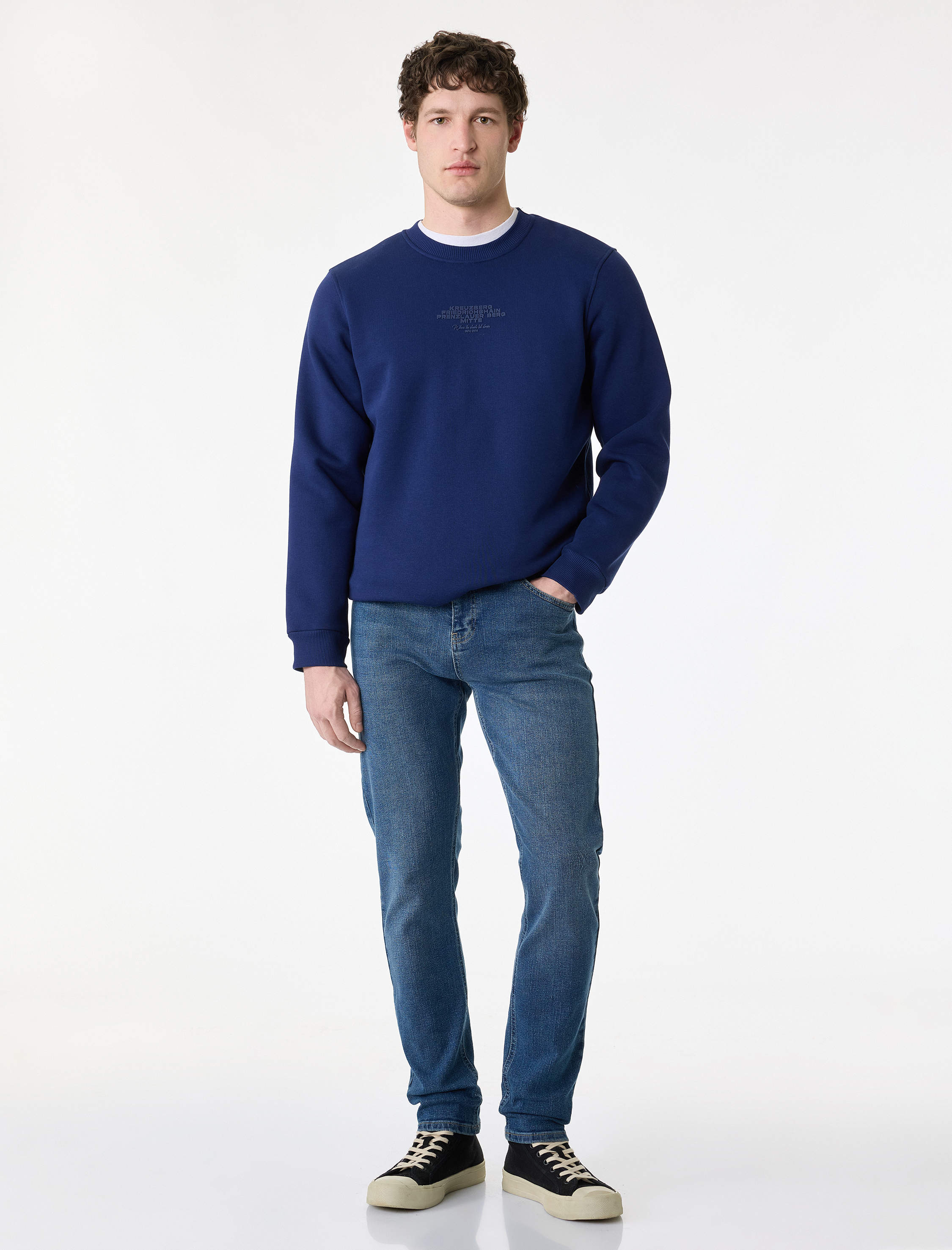   Regular Fit Uzun Kollu Bisiklet Yaka Baskılı Sweatshirt