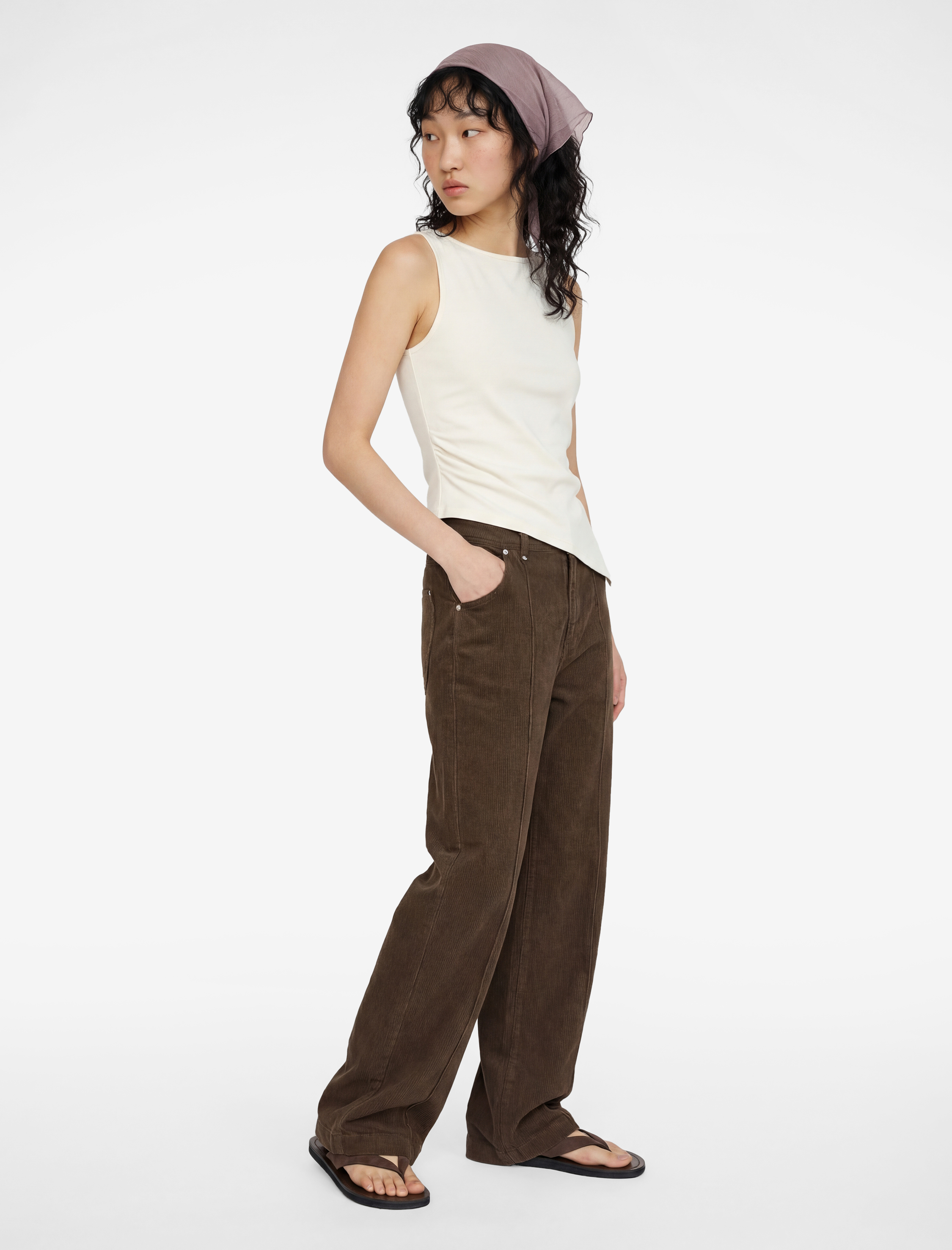   Slim Fit Asimetrik Kesim Kolsuz Kayık Yaka Bluz