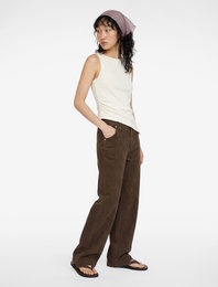 Slim Fit Asimetrik Kesim Kolsuz Kayık Yaka Bluz