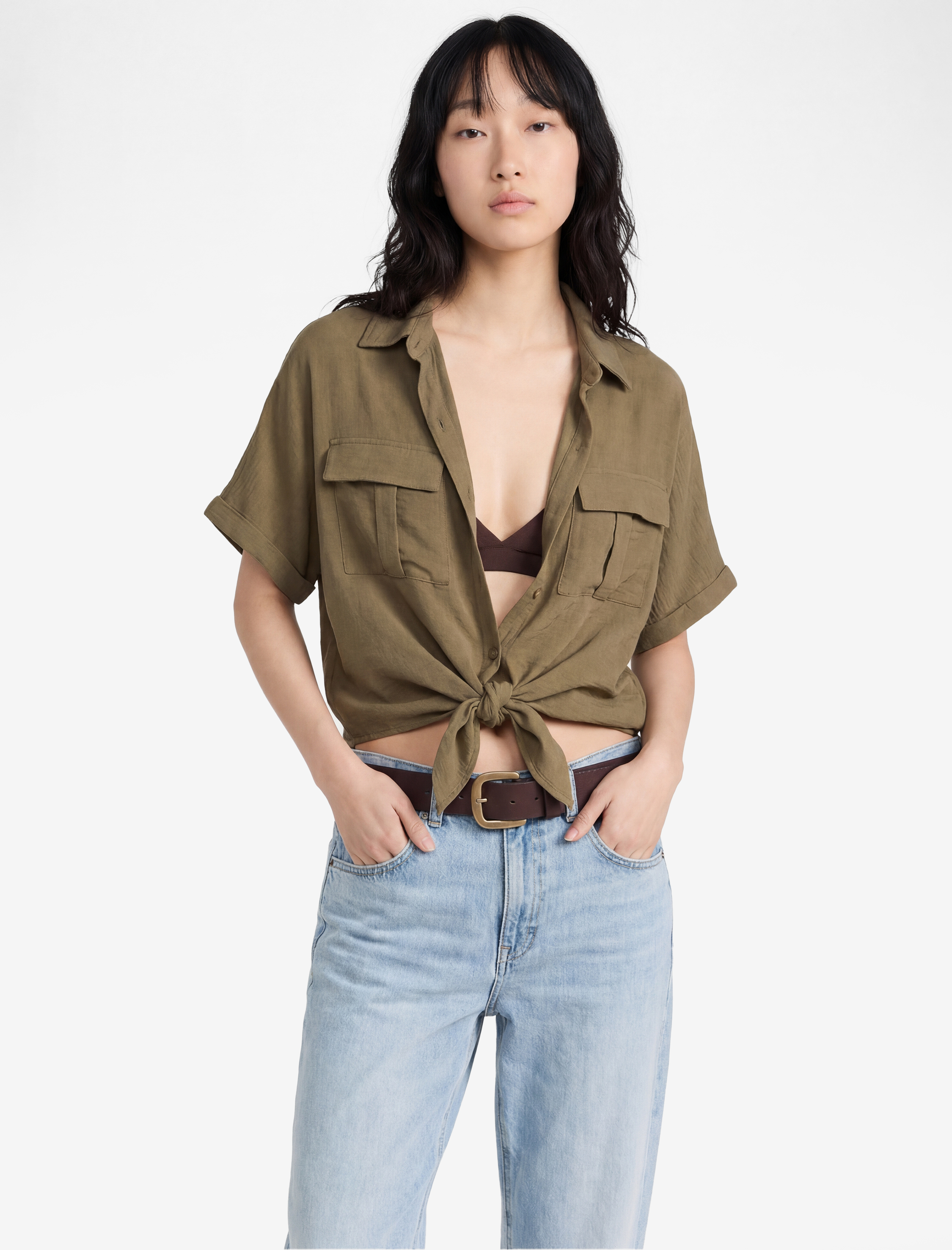   Aerobin Kumaş Rahat Kalıp Kısa Kollu Bağlama Detaylı Cepli Yazlık Gömlek