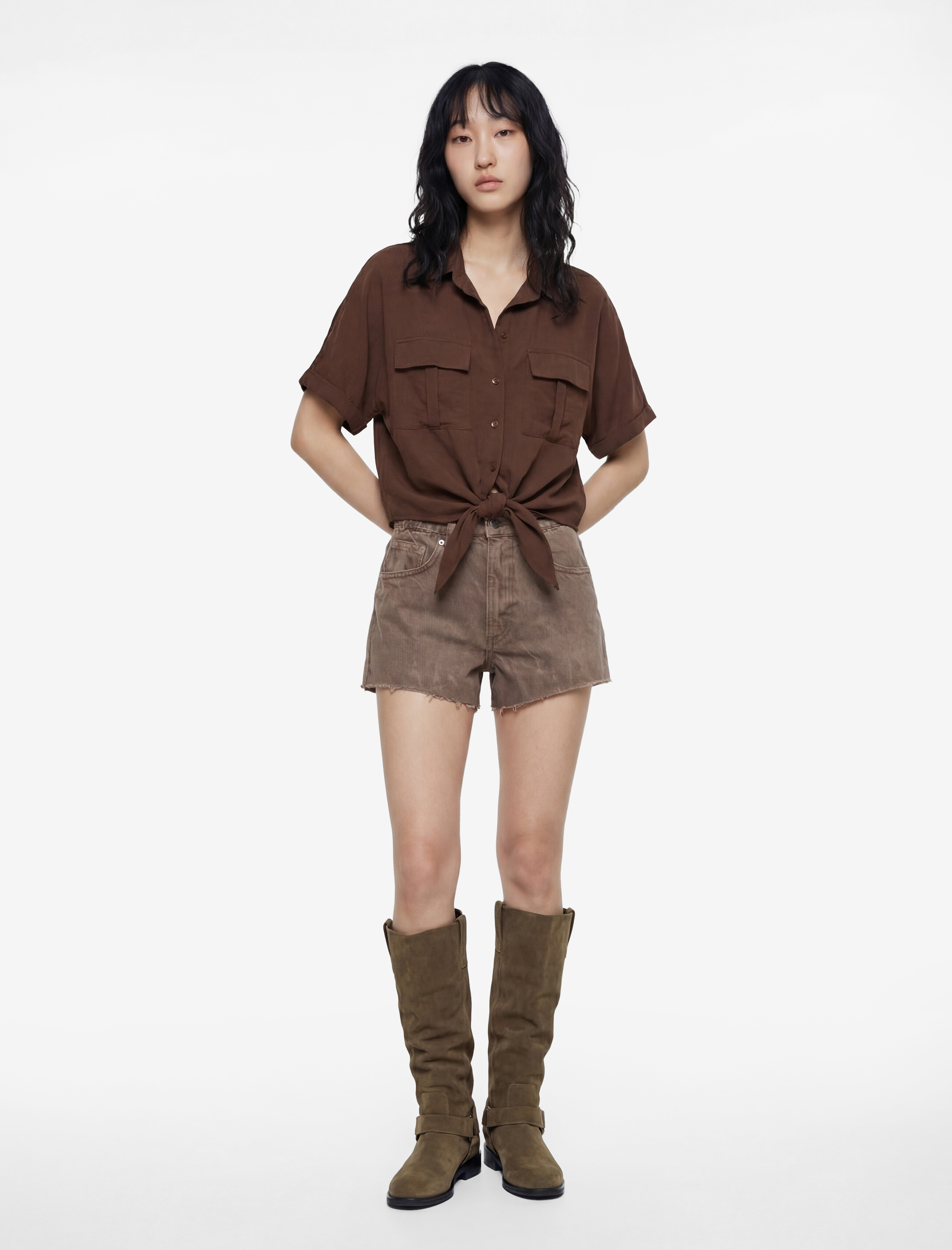   Aerobin Kumaş Rahat Kalıp Kısa Kollu Bağlama Detaylı Cepli Yazlık Gömlek