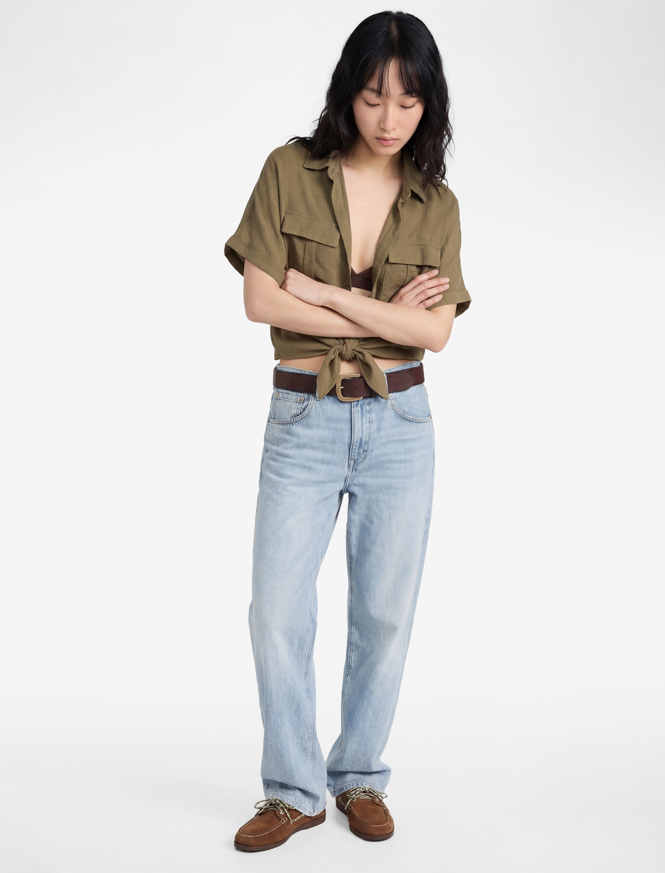   Aerobin Kumaş Rahat Kalıp Kısa Kollu Bağlama Detaylı Cepli Yazlık Gömlek