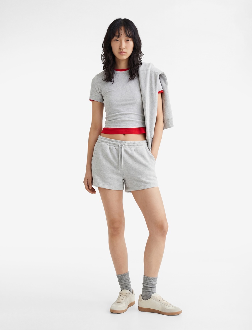 Koton Kadın Cepli Beli Bağcıklı Pamuklu Slim Fit Mini Şort