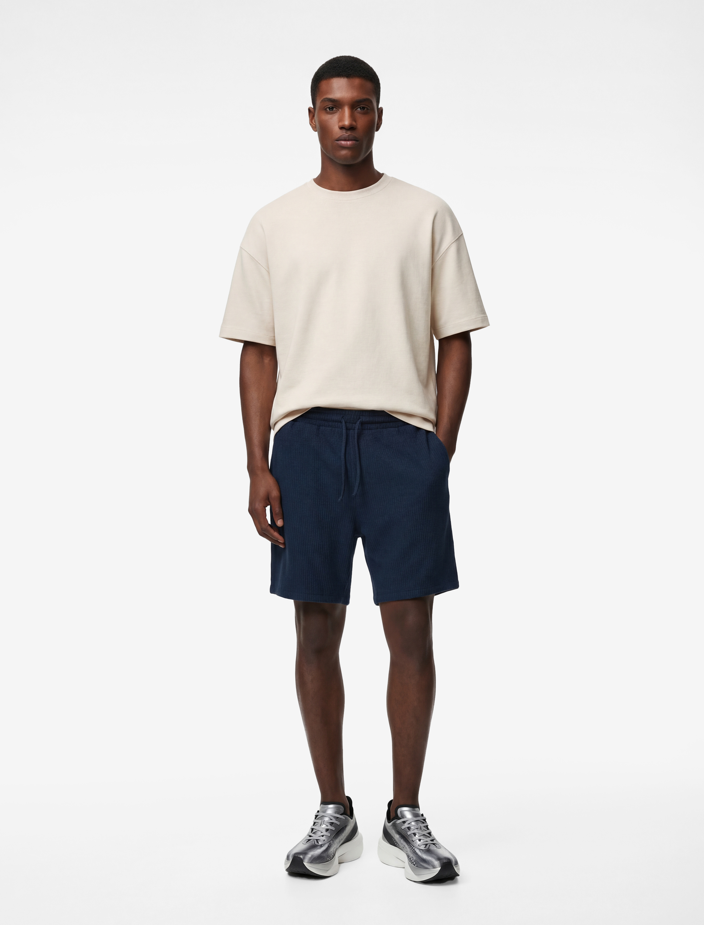   Bürümcük Kumaş Viskon Karışımlı Cepli Rahat Kalıp Beli Bağcıklı Spor Şort