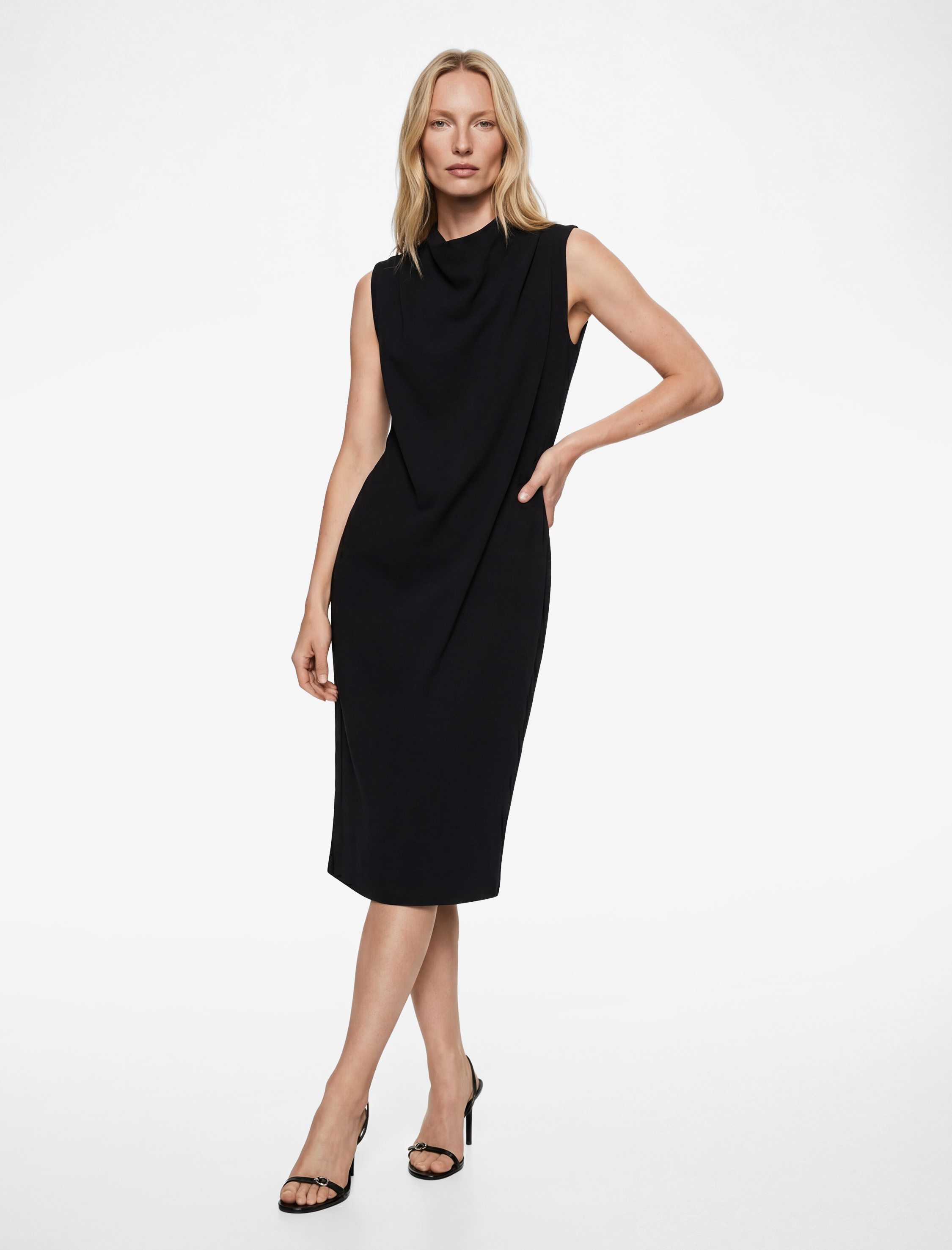   Dik Yaka Kolsuz Krep Uzun Elbise