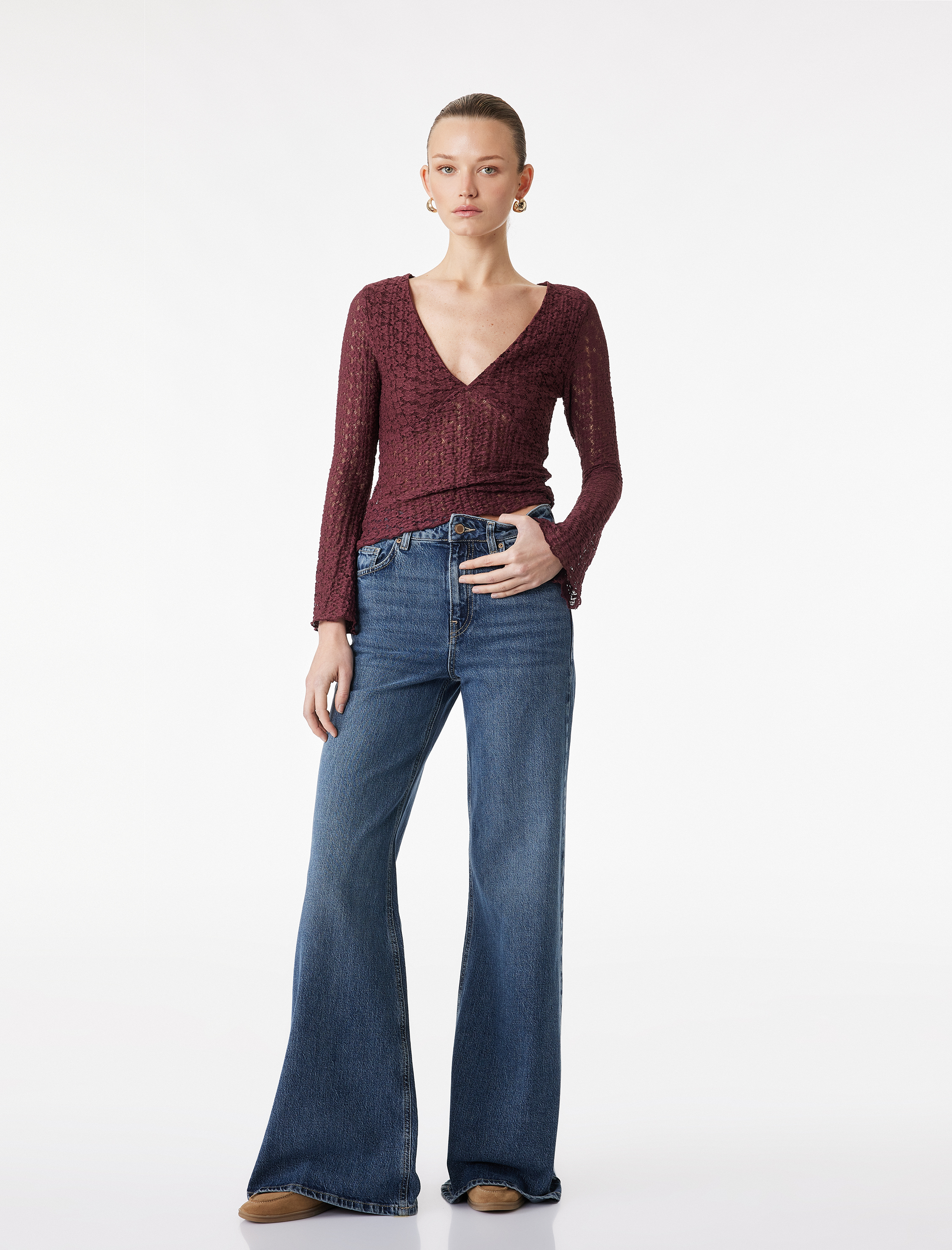   Slim Fit Uzun İspanyol Kollu V Yaka Dantel Tişört