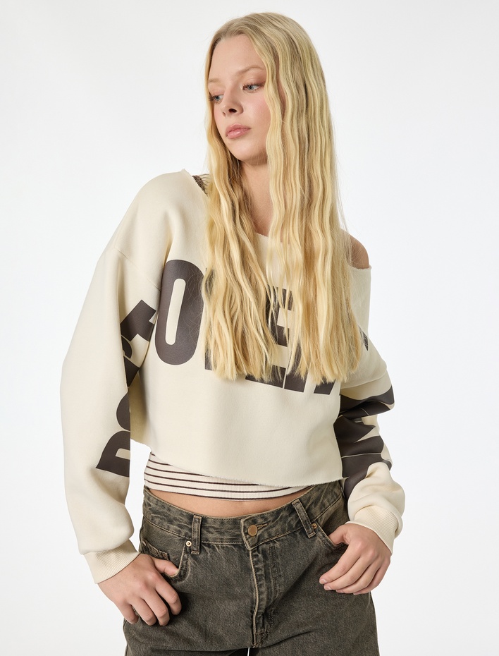  Uzun Kollu Kayık Yaka Baskılı Crop Oversize Sweatshirt