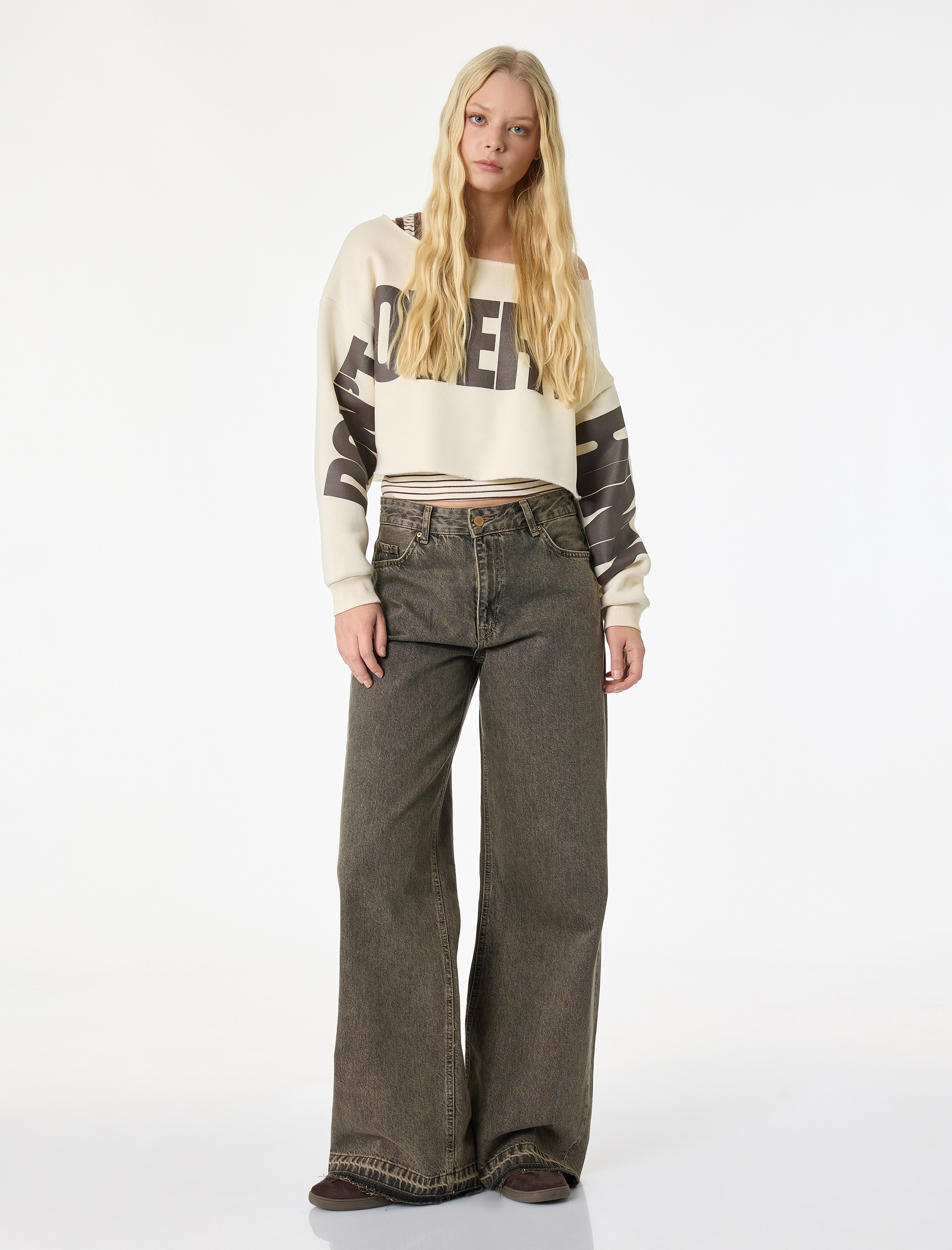   Uzun Kollu Kayık Yaka Baskılı Crop Oversize Sweatshirt