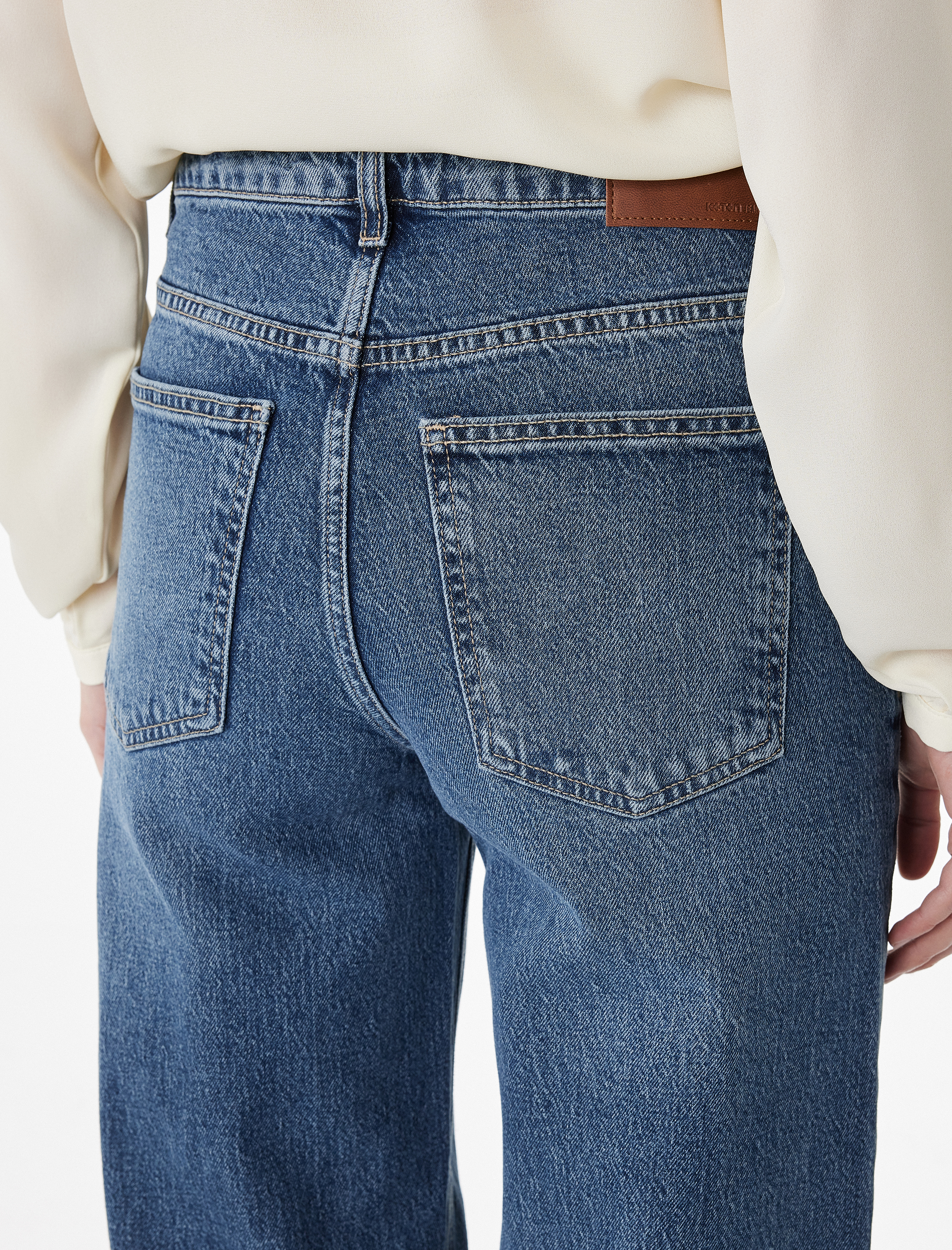   Düğmeli Cepli Normal Bel Pamuklu Rahat Kalıp İspanyol Paça Denim Pantolon