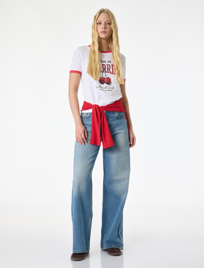  Kısa Kollu Bisiklet Yaka Kiraz Baskılı Pamuklu Tişört