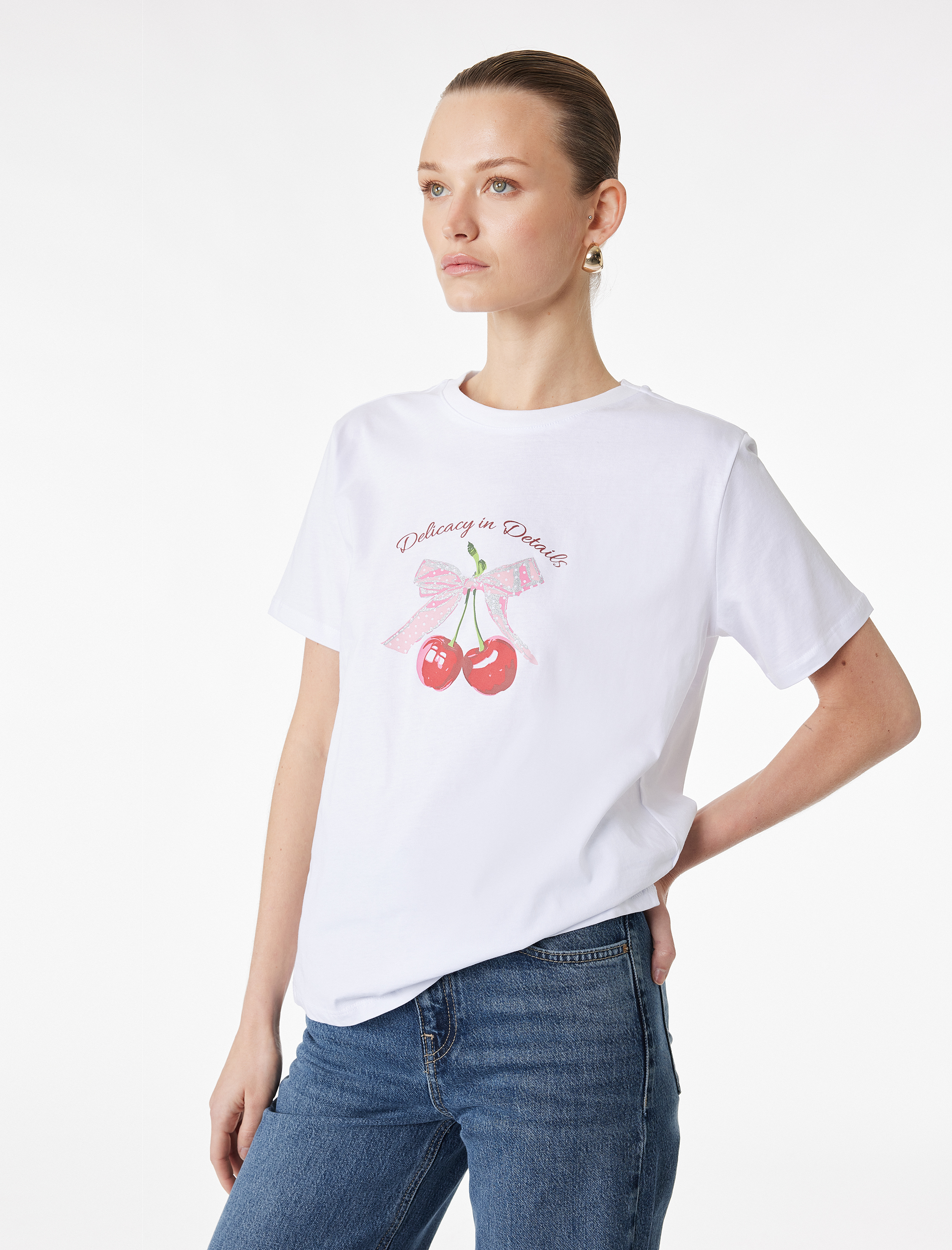   Pamuklu Kısa Kollu Bisiklet Yaka Fiyonk ve Kiraz Baskılı Tişört