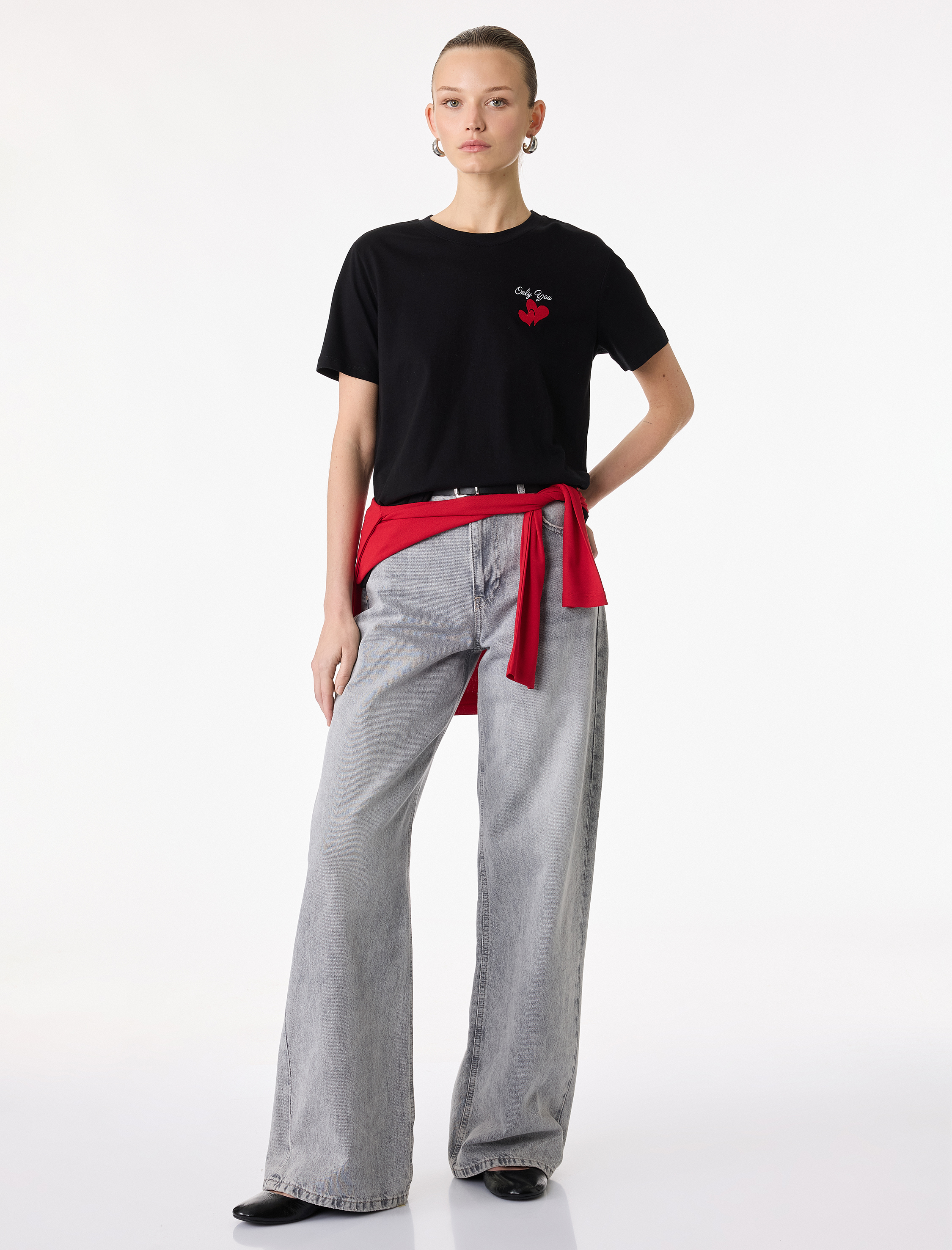   Regular Fit Pamuklu Kısa Kollu Kalpli Tişört