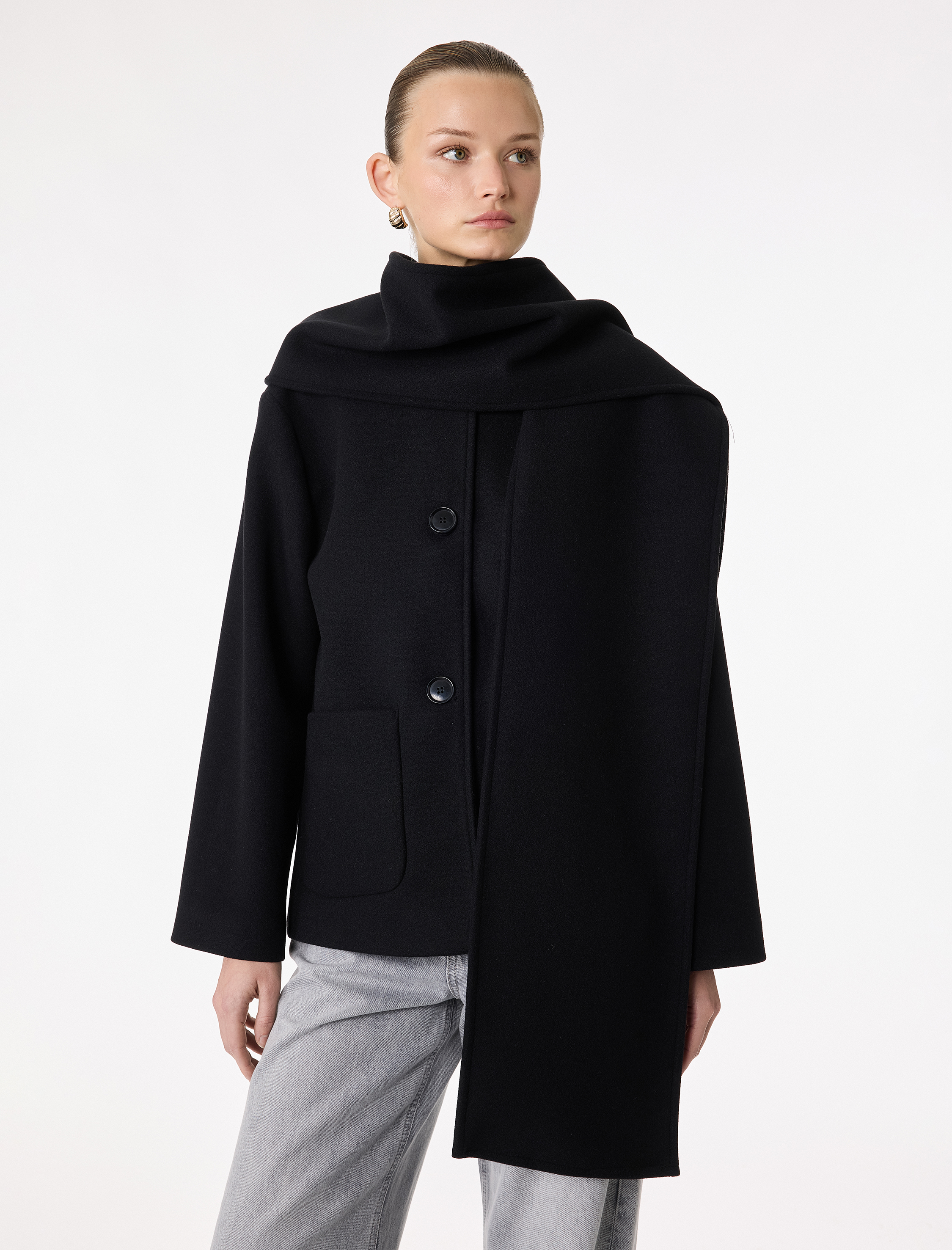   Düğmeli Cepli Uzun Kollu Atkılı Kısa Kaşe Kaban