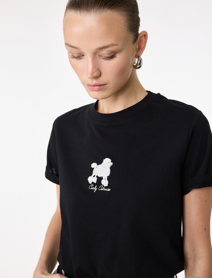  Kısa Kollu Bisiklet Yaka Pamuklu Köpek Nakış Detaylı Tişört