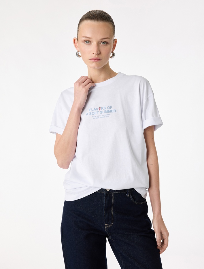  Pamuklu Kısa Kollu Bisiklet Yaka Arkası Çilek Baskılı Tişört