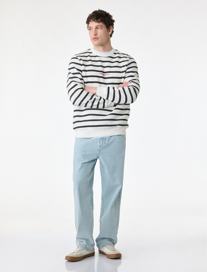  Uzun Kollu Şardonlu Bisiklet Yaka Baskılı Sweatshirt