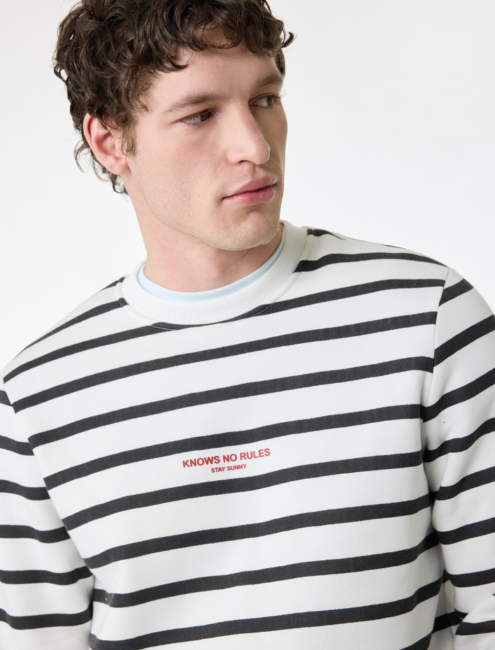  Uzun Kollu Şardonlu Bisiklet Yaka Baskılı Sweatshirt