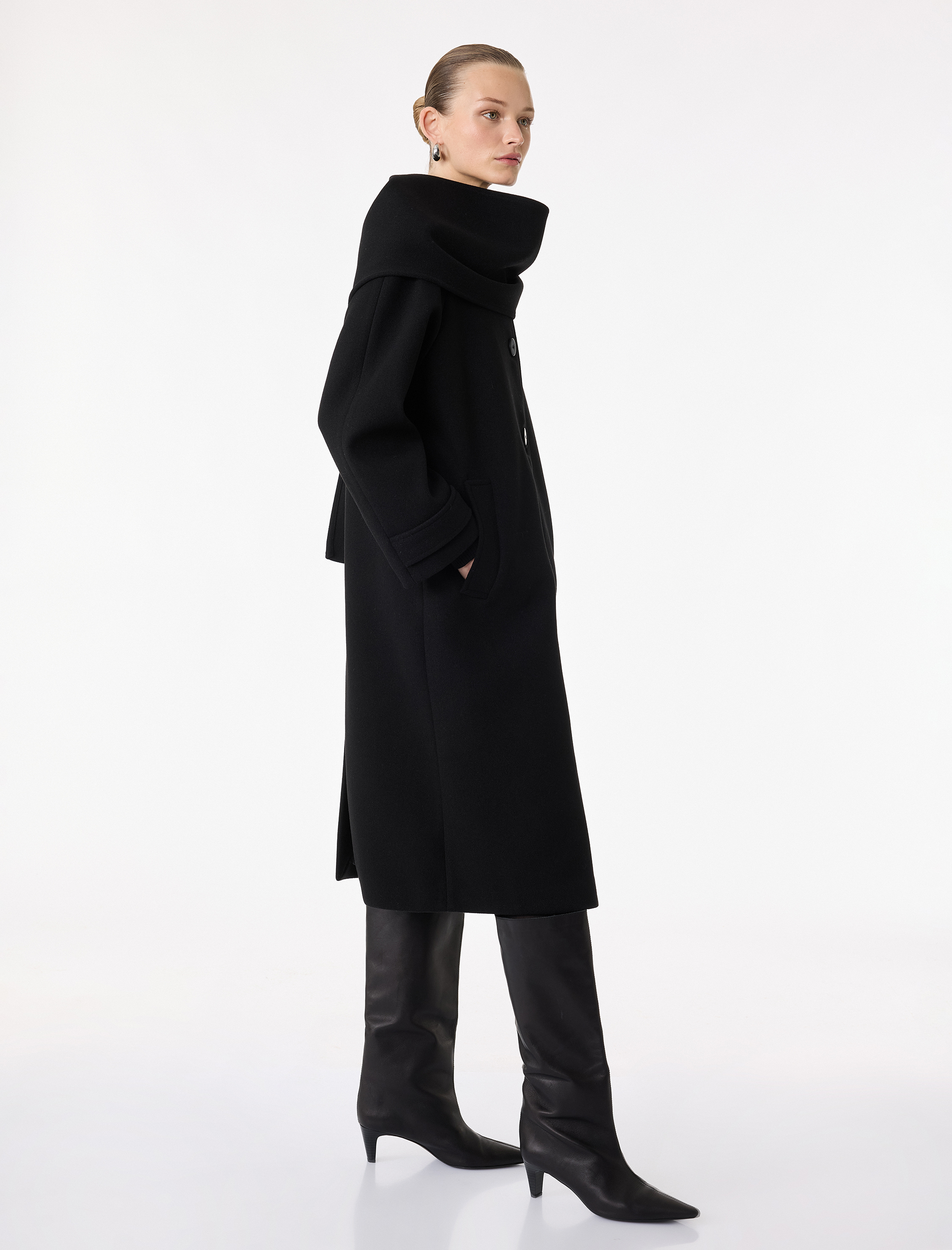   Düğmeli Cepli Uzun Kollu Atkılı Kaşe Kaban