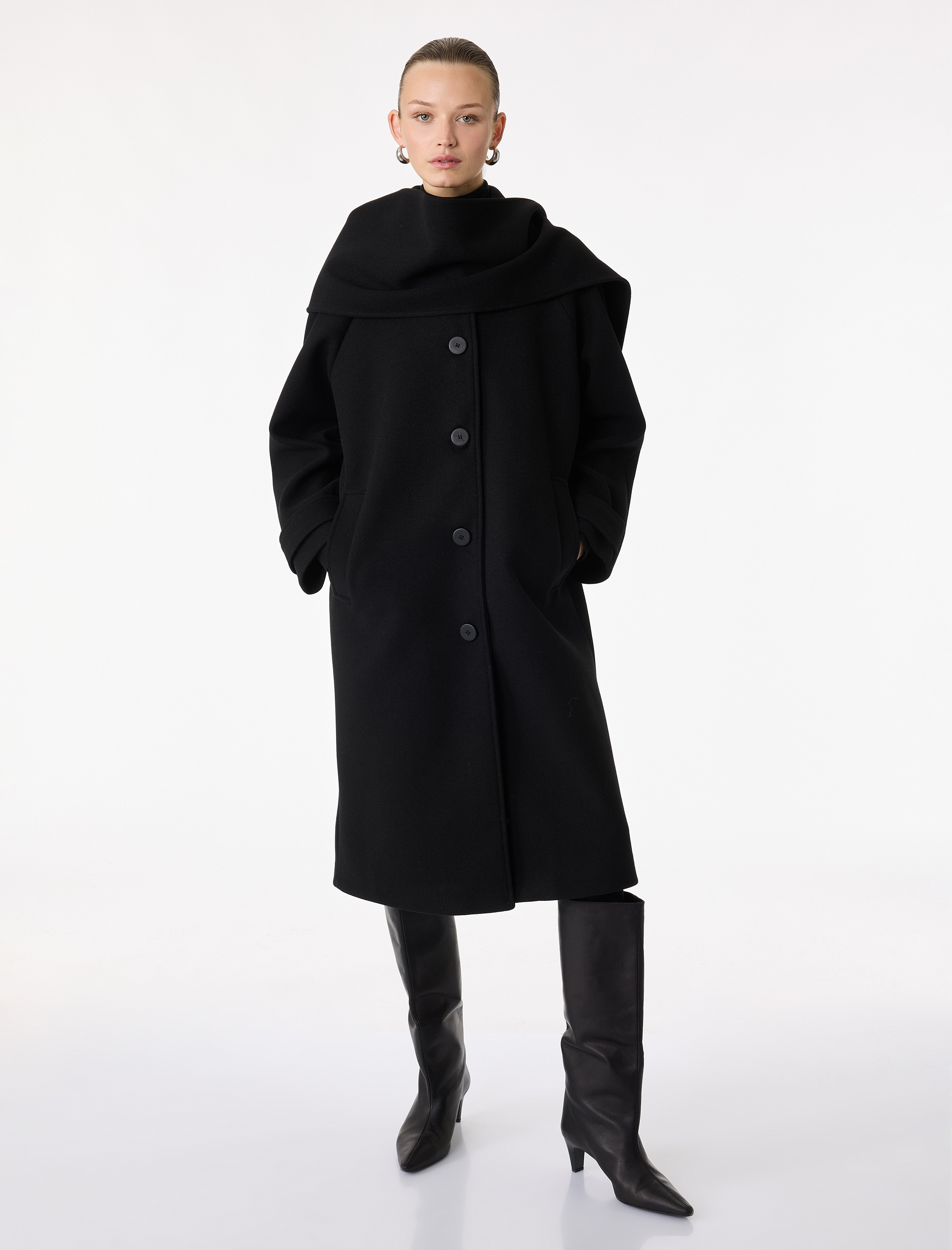   Düğmeli Cepli Uzun Kollu Atkılı Kaşe Kaban