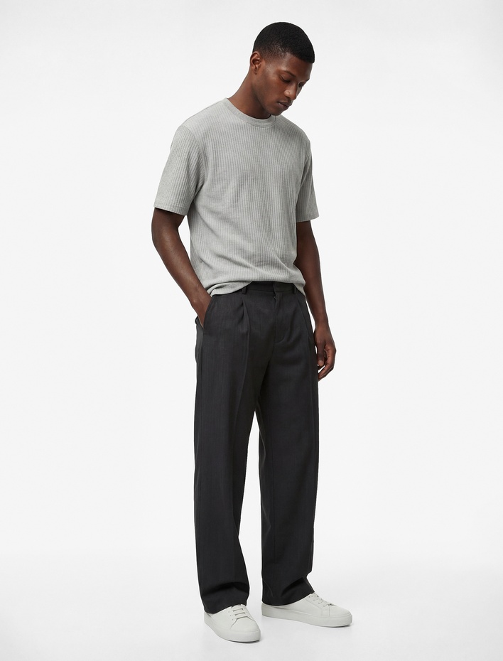  Regular Fit Dokulu Kısa Kollu Basic Bisiklet Yaka Tişört