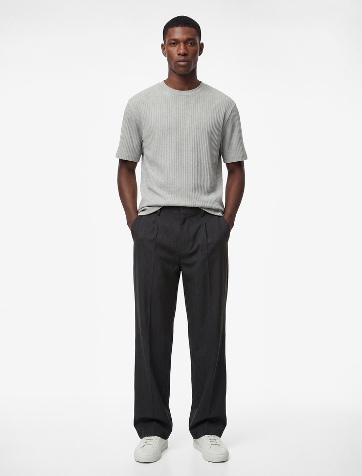  Regular Fit Dokulu Kısa Kollu Basic Bisiklet Yaka Tişört