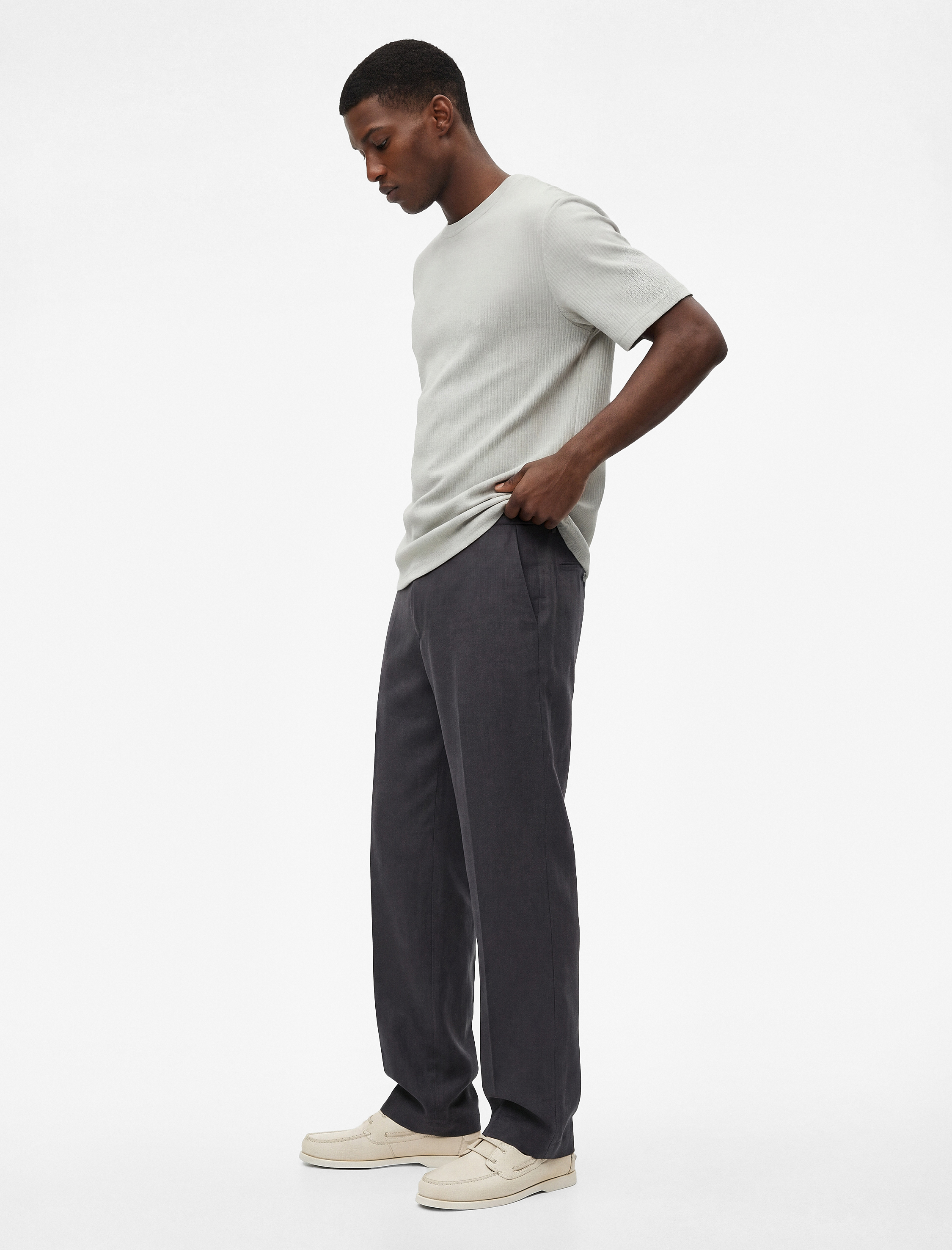   Regular Fit Kısa Kollu Dokulu Bisiklet Yaka Tişört