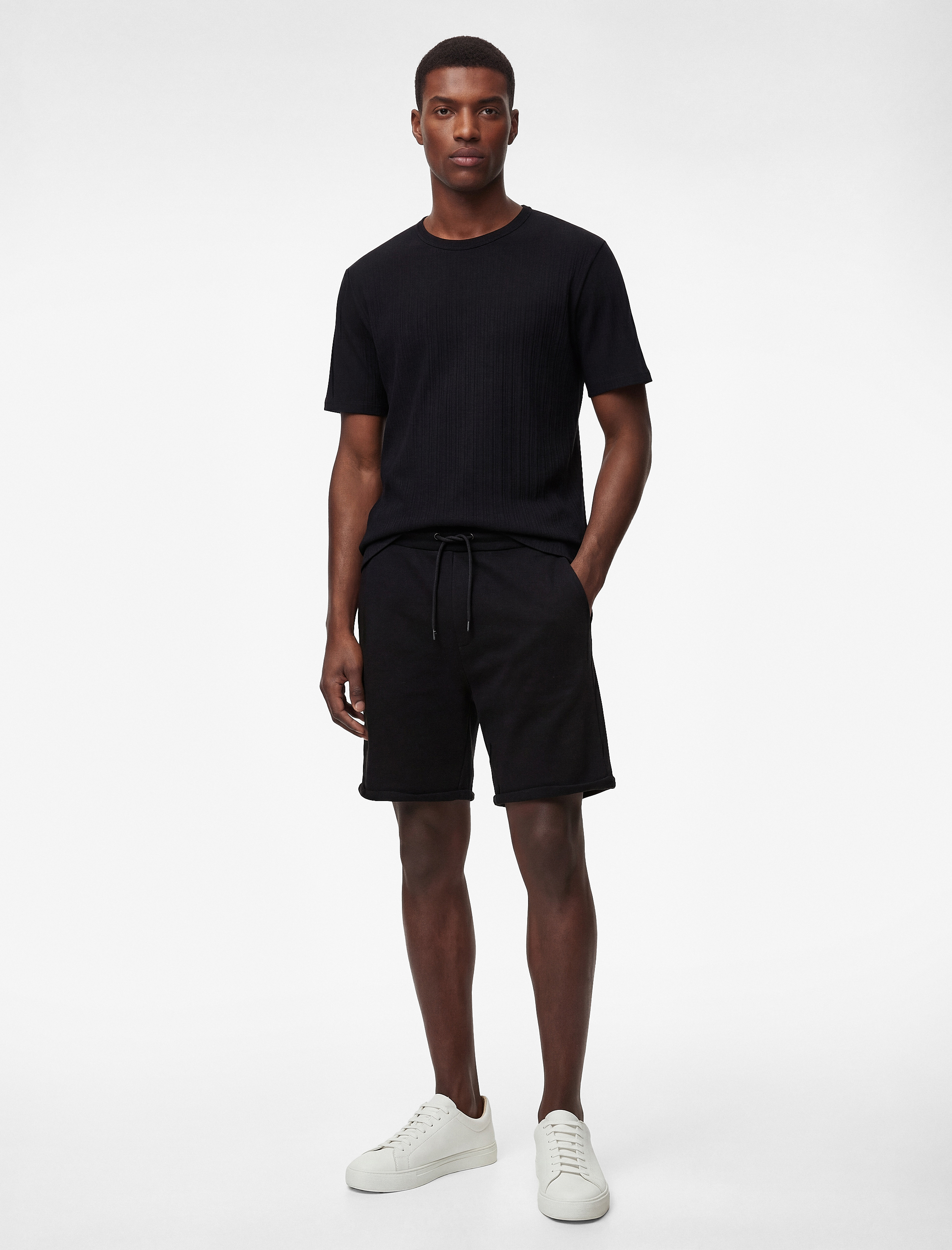   Regular Fit Kısa Kollu Dokulu Bisiklet Yaka Tişört