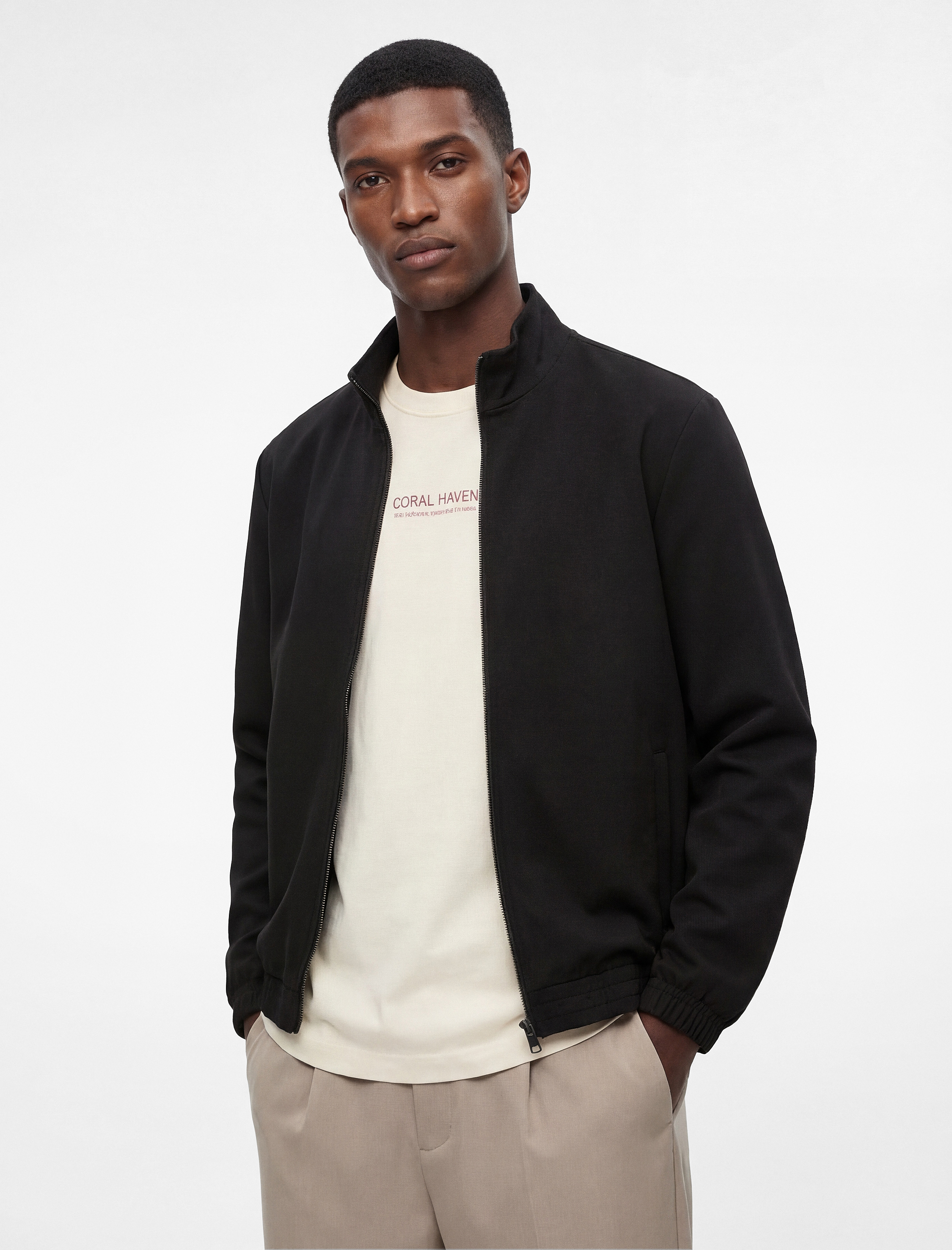   Uzun Kollu Cepli Dik Yaka Fermuarlı Slim Ceket