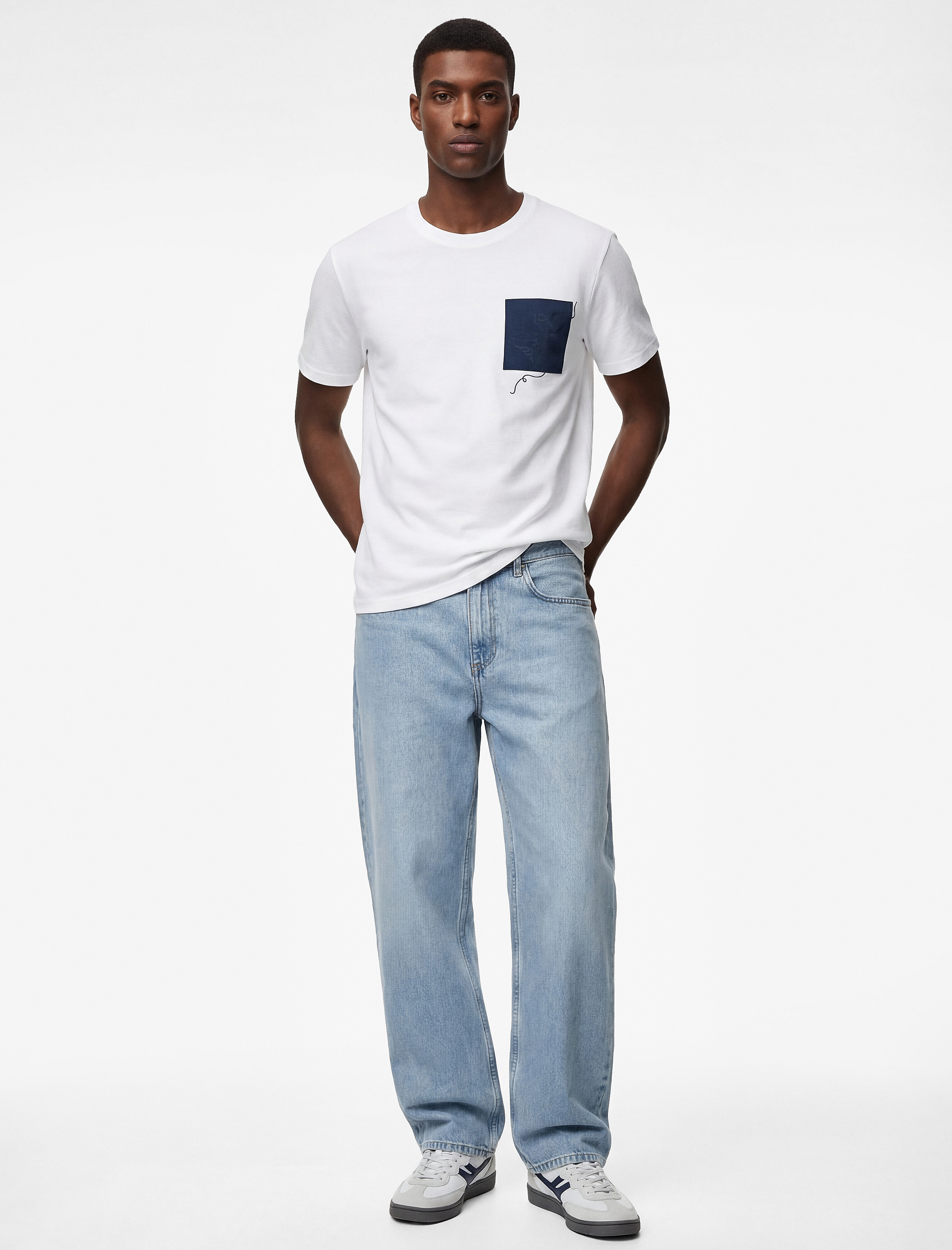   Regular Fit Kısa Kollu Pamuklu Bisiklet Yaka Nakışlı Tişört