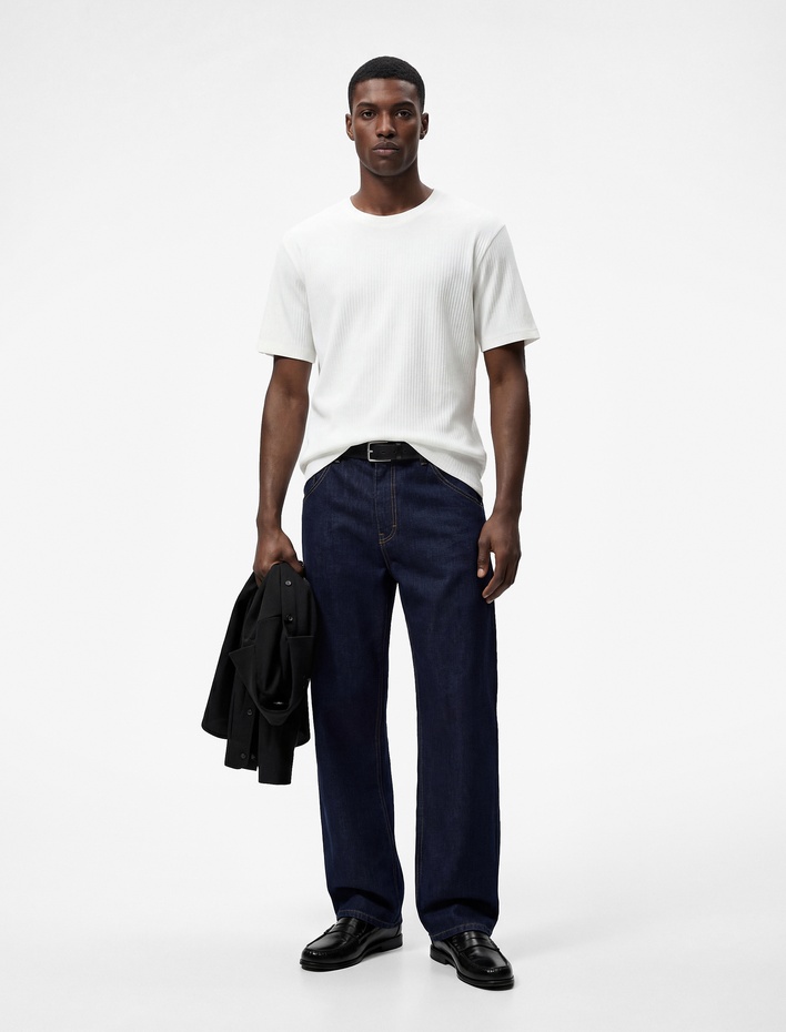  Regular Fit Dokulu Kısa Kollu Basic Bisiklet Yaka Tişört