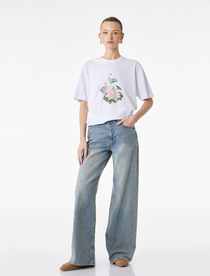  Pamuklu Kısa Kollu Bisiklet Yaka Nilüfer Çiçek Baskılı Oversize Tişört