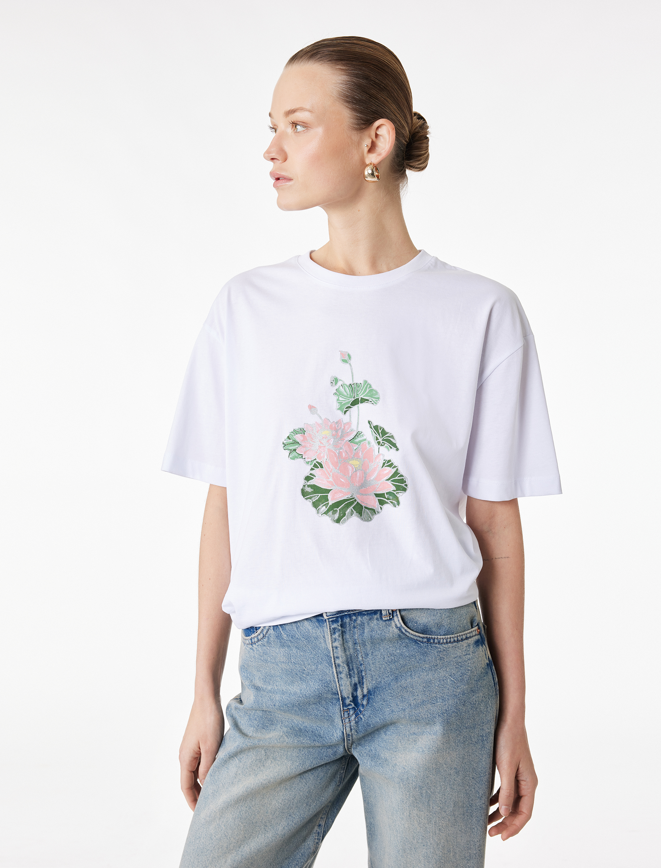   Pamuklu Kısa Kollu Bisiklet Yaka Nilüfer Çiçek Baskılı Oversize Tişört