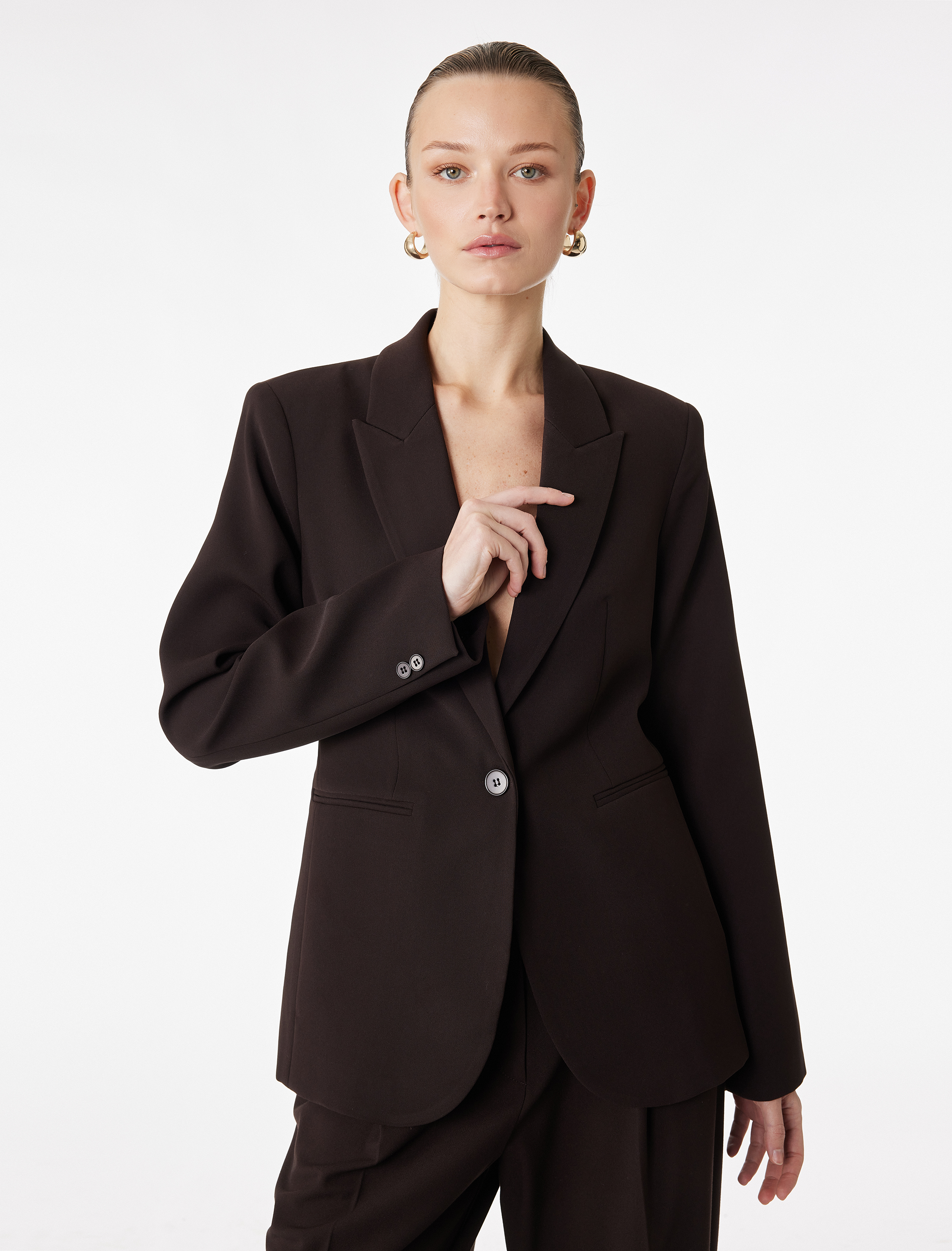   Düğmeli Cepli Geniş Yaka Krep Blazer Ceket