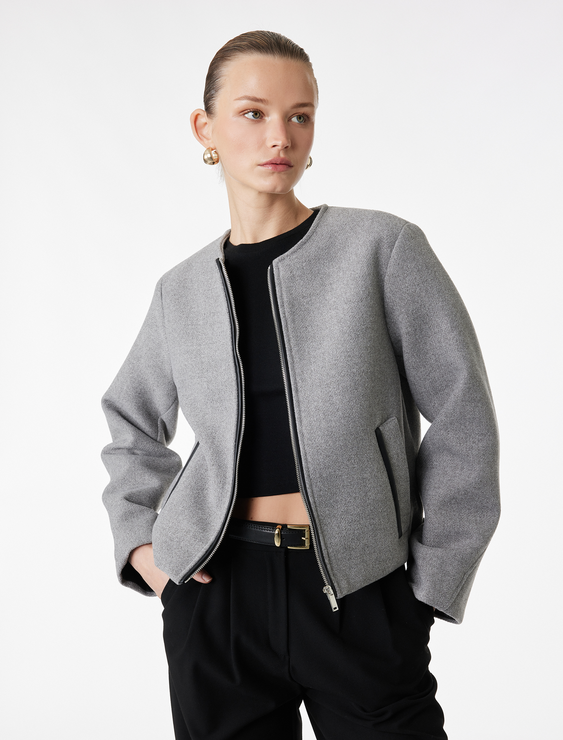   Kontrast Detaylı Cepli Fermuarlı Bisiklet Yaka Crop Kaşe Ceket