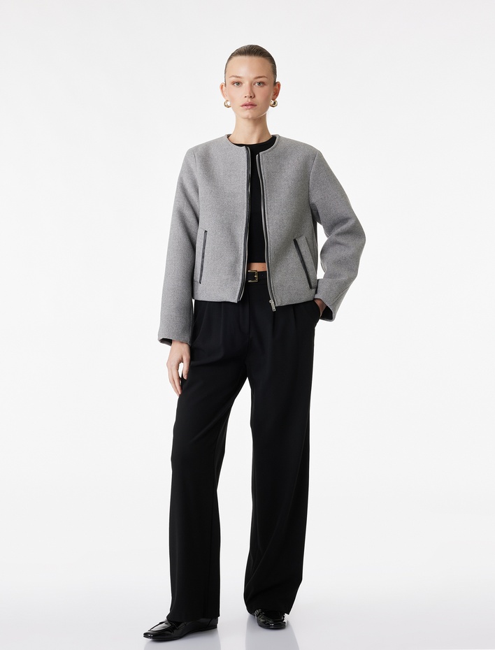  Kontrast Detaylı Cepli Fermuarlı Bisiklet Yaka Crop Kaşe Ceket