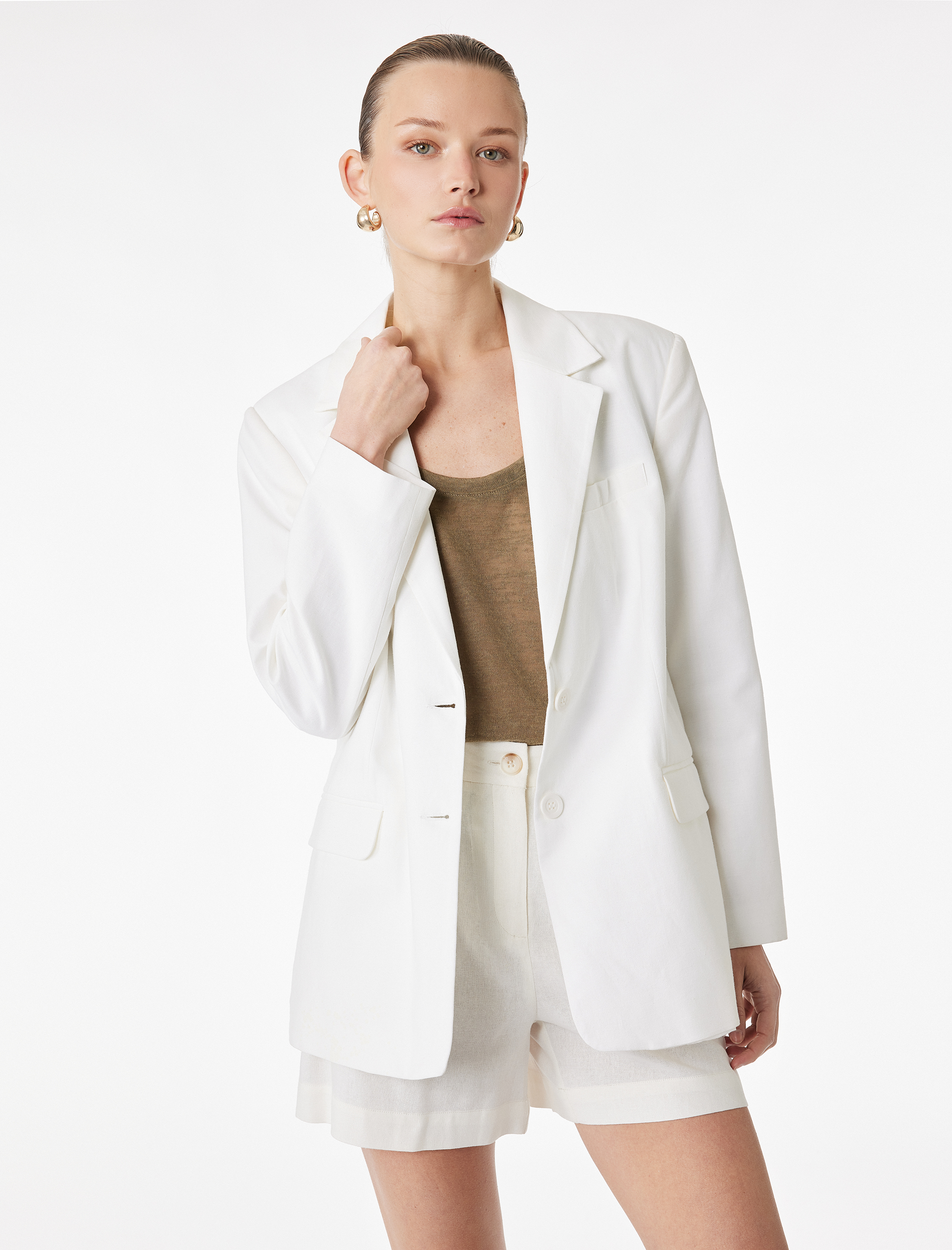   Cep Detaylı Yüksek Bel Düğmeli Keten Karışımlı Bermuda Şort