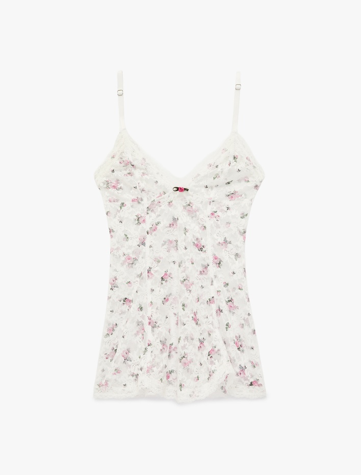  Yarı Transparan V Yaka Askılı Çiçekli Dantel Gecelik