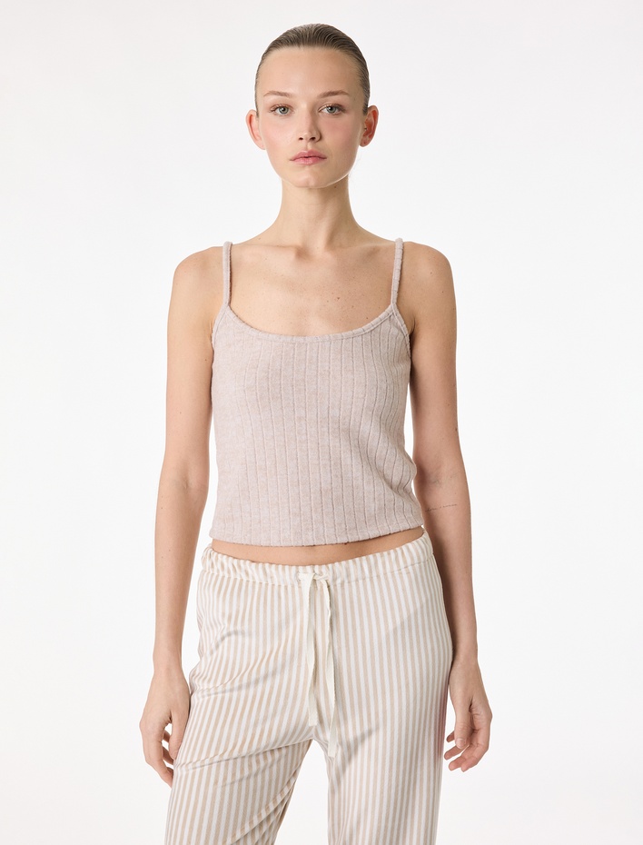  Rahat Kalıp Crop İnce Askılı Pijama Üstü