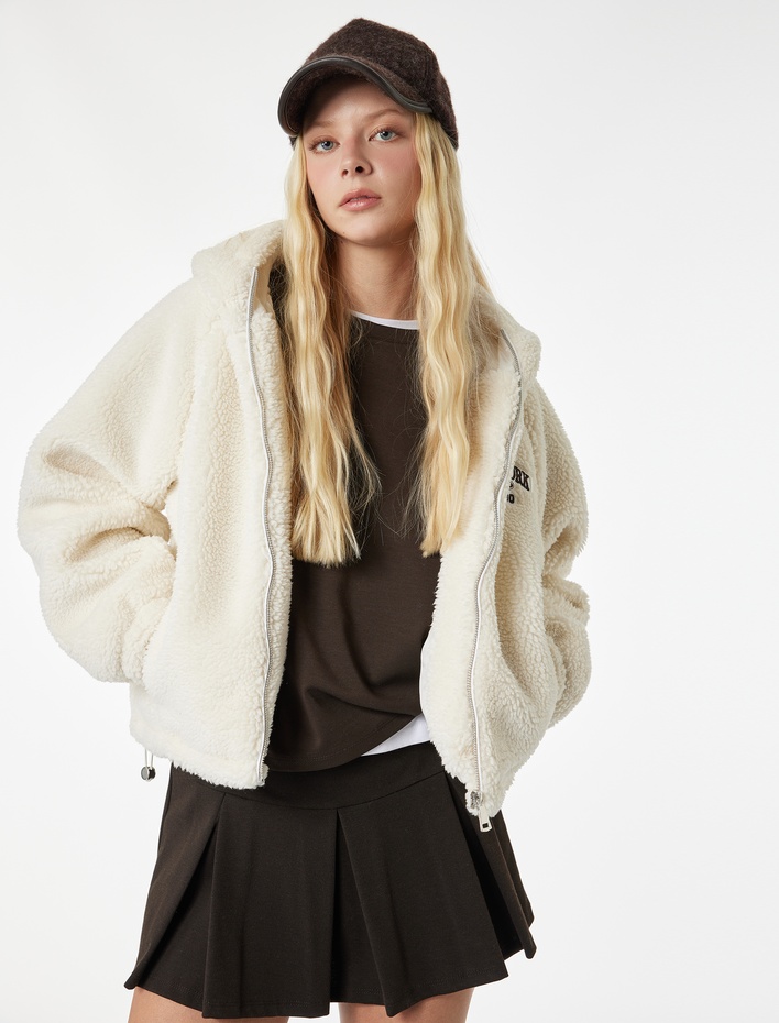  Uzun Kollu Regular Fit Cepli Fermuarlı Crop Kapüşonlu Peluş Ceket