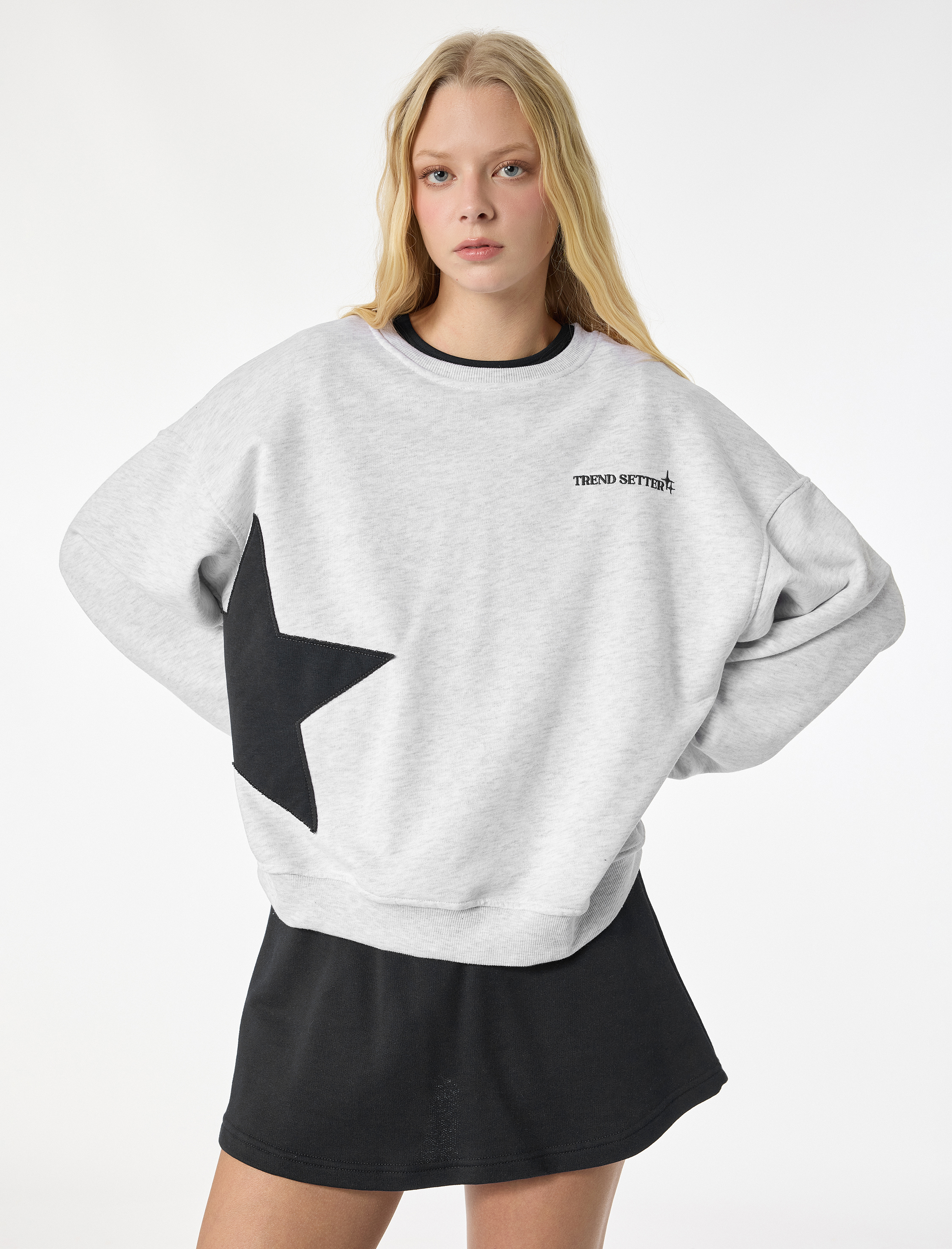   Uzun Kollu Bisiklet Yaka Rahat Kalıp Yıldız Baskılı Sweatshirt