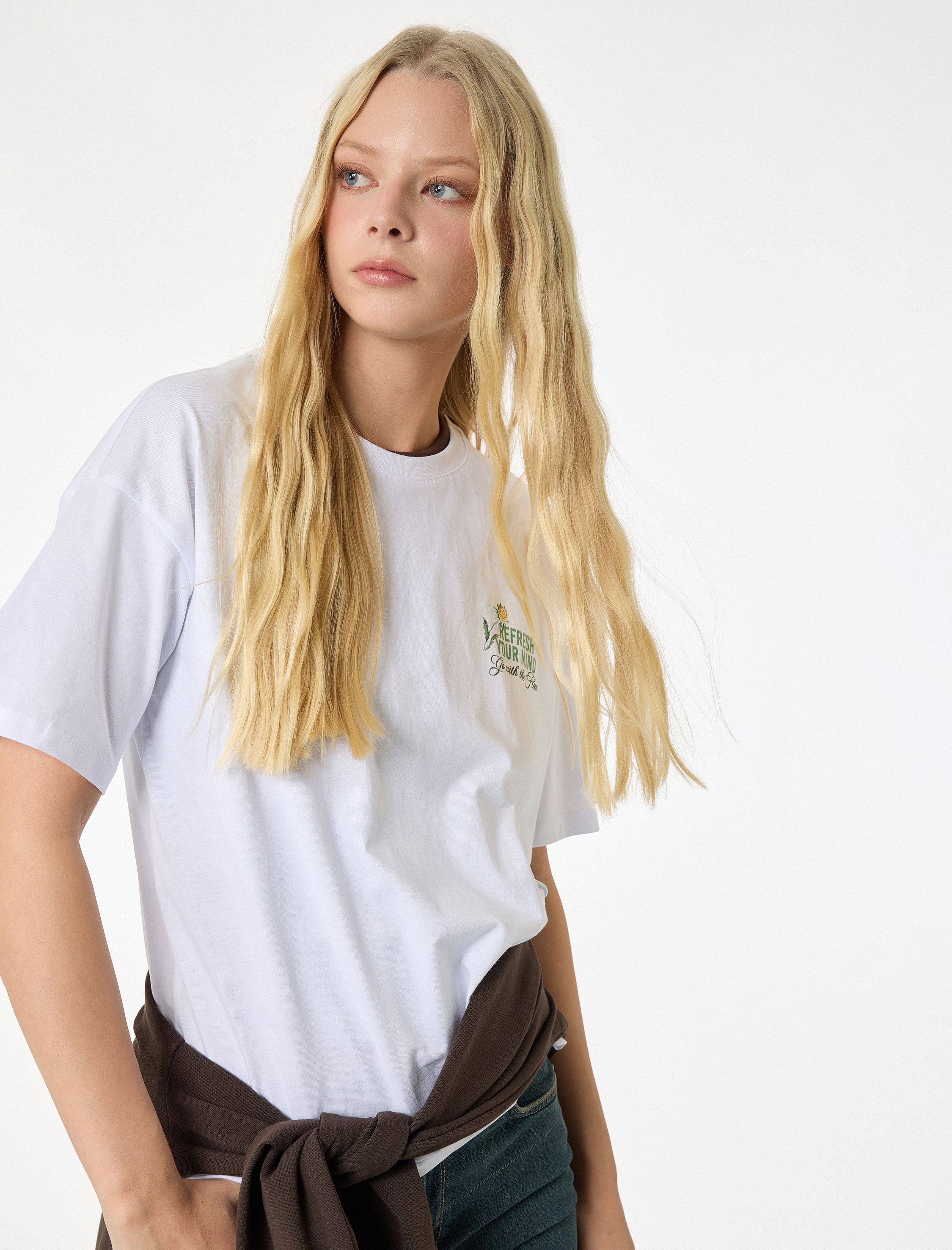   Rahat Kalıp Kısa Kollu Bisiklet Yaka Baskılı Pamuklu Tişört