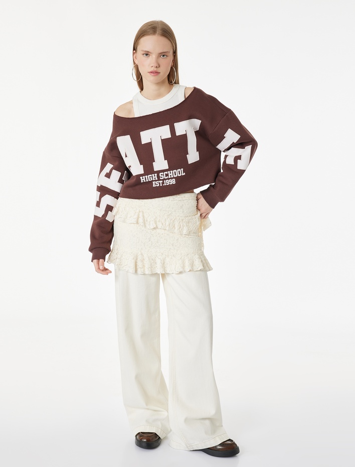  Uzun Kollu Kayık Yaka Baskılı Oversize Crop Sweatshirt