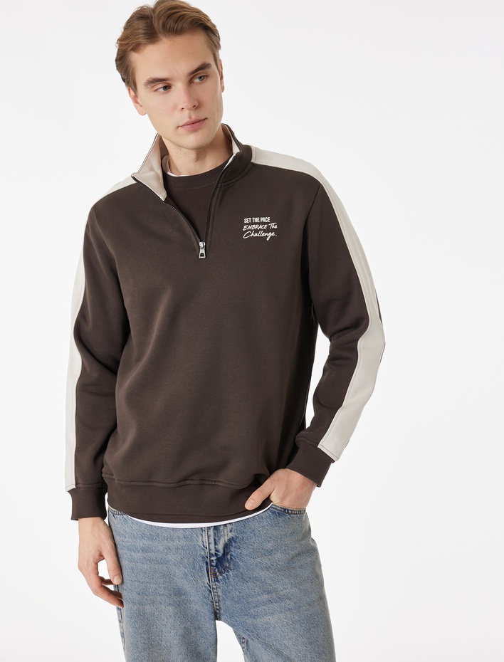  Regular Fit Uzun Kollu Şardonlu Renk Kontrastlı Baskılı Yarım Fermuarlı Sweatshirt